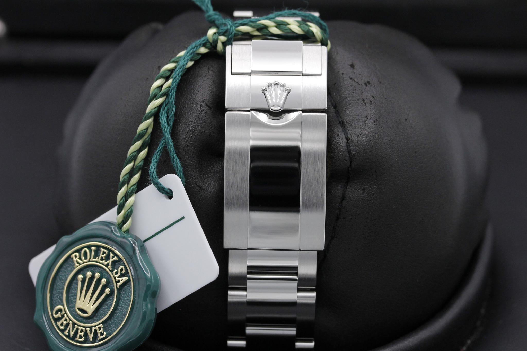 Watch Image 8