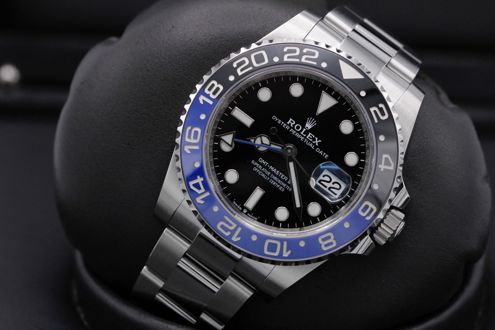 Watch Image 10
