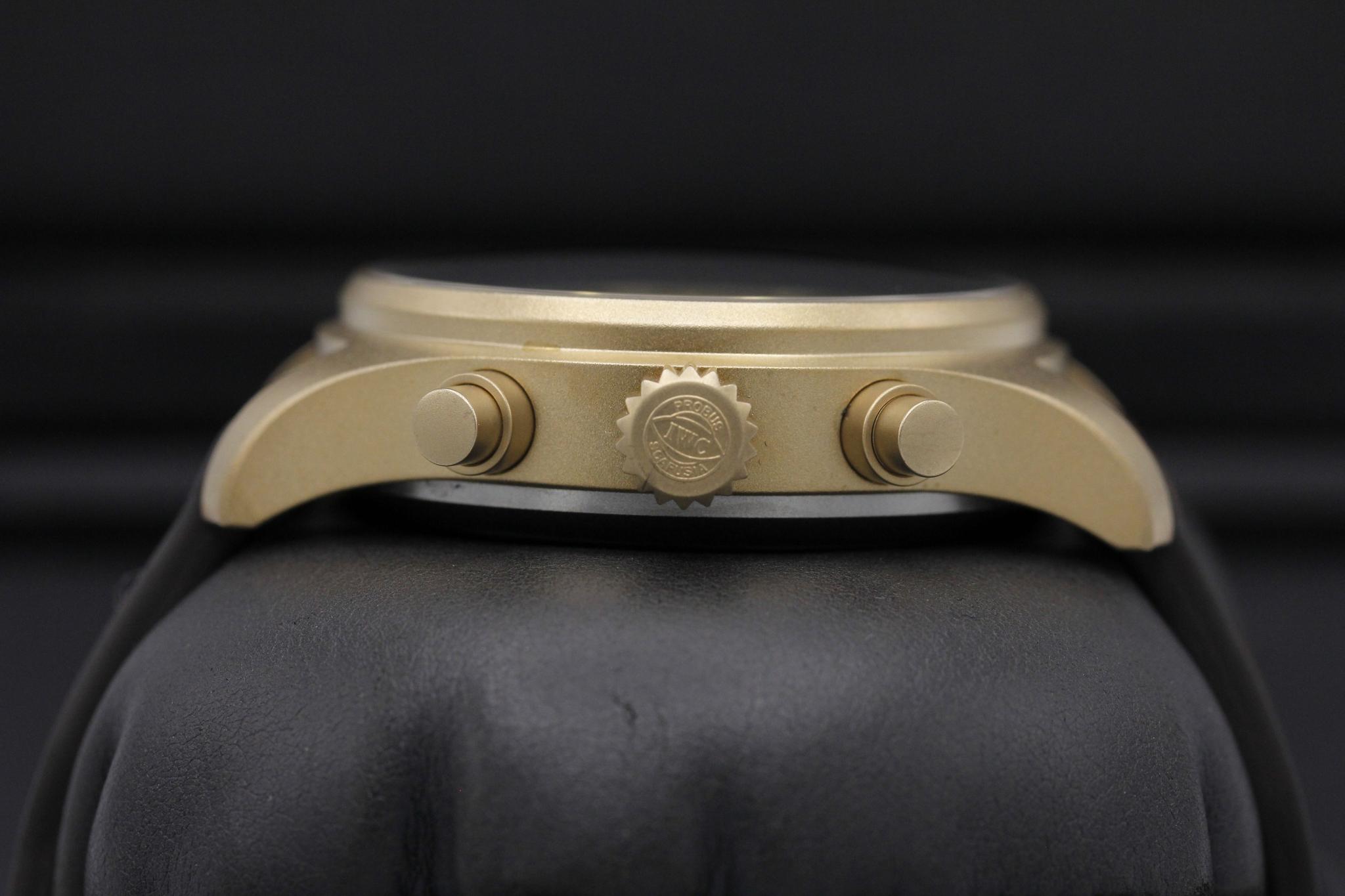 Watch Image 3