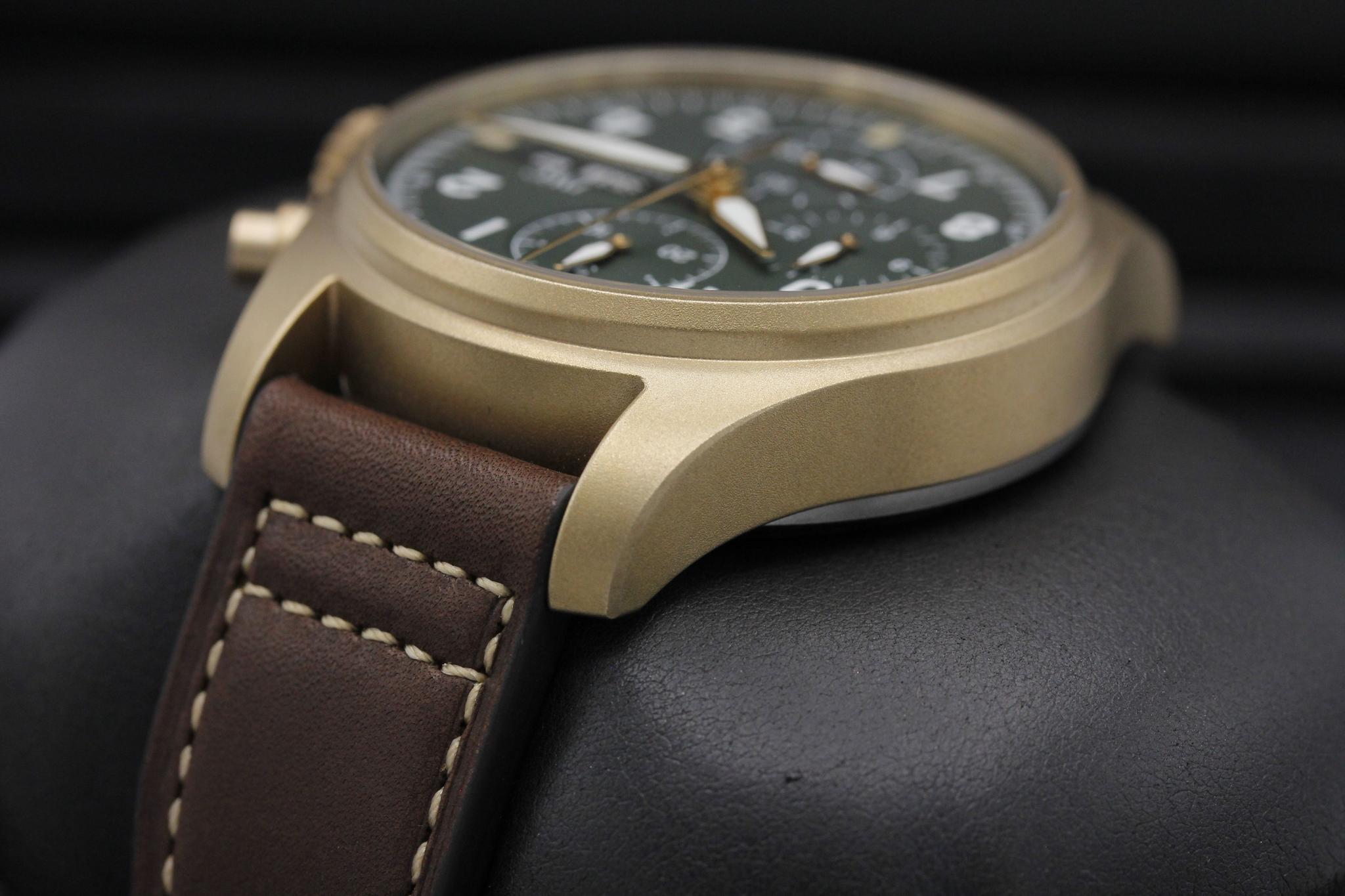 Watch Image 5