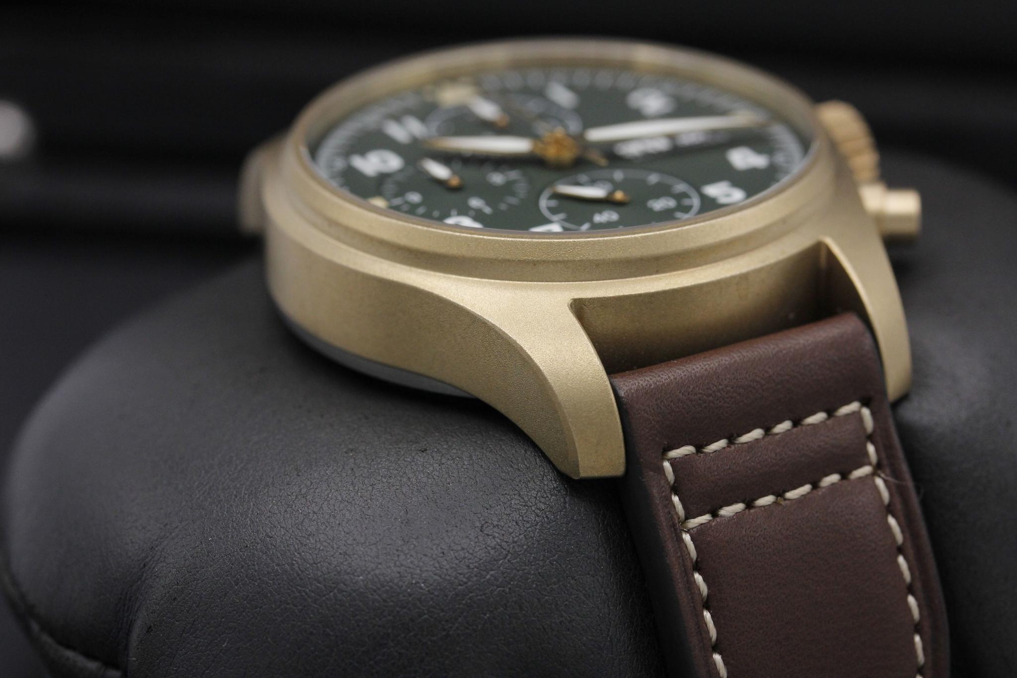 Watch Image 6