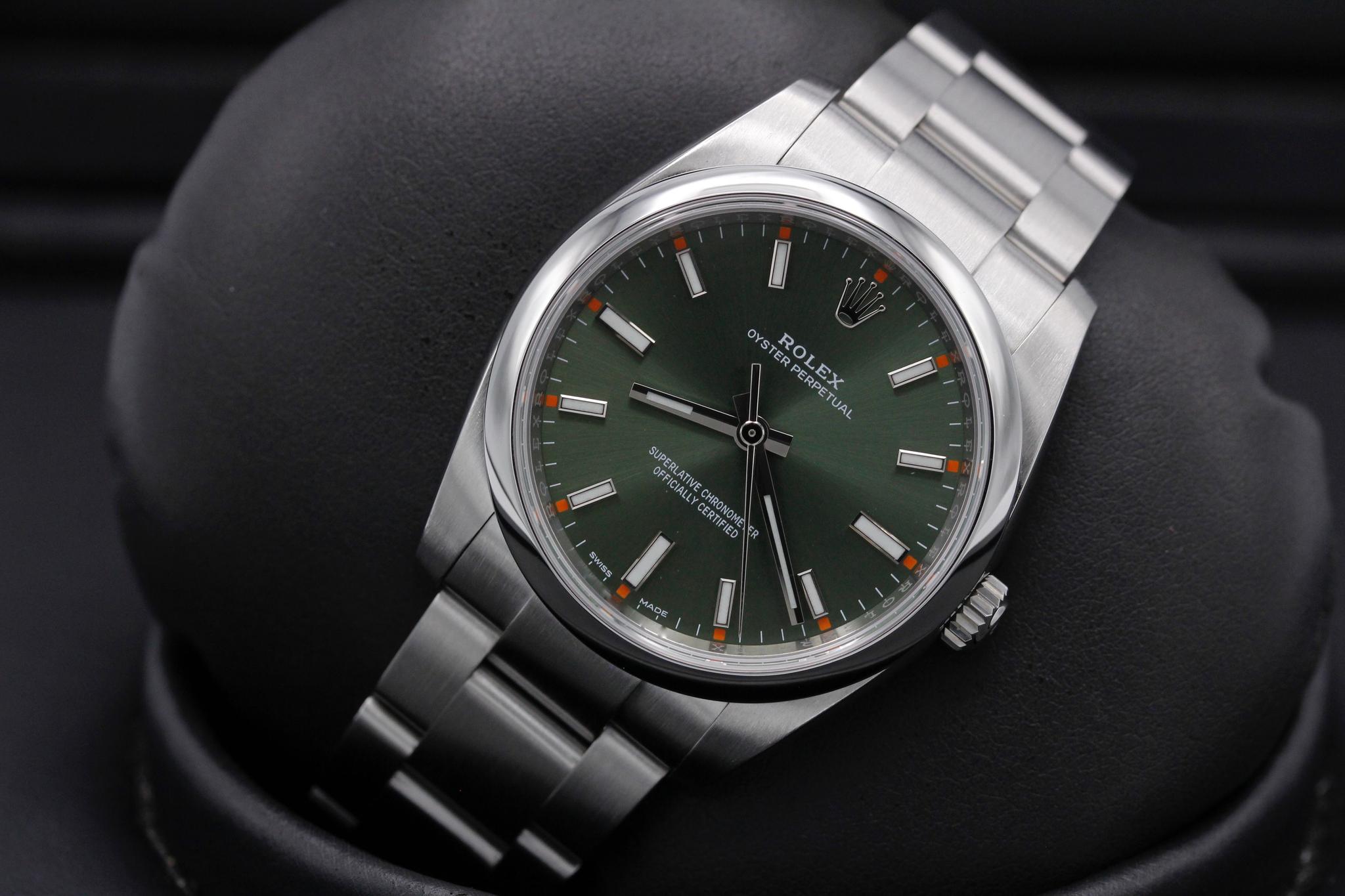 Watch Image 10
