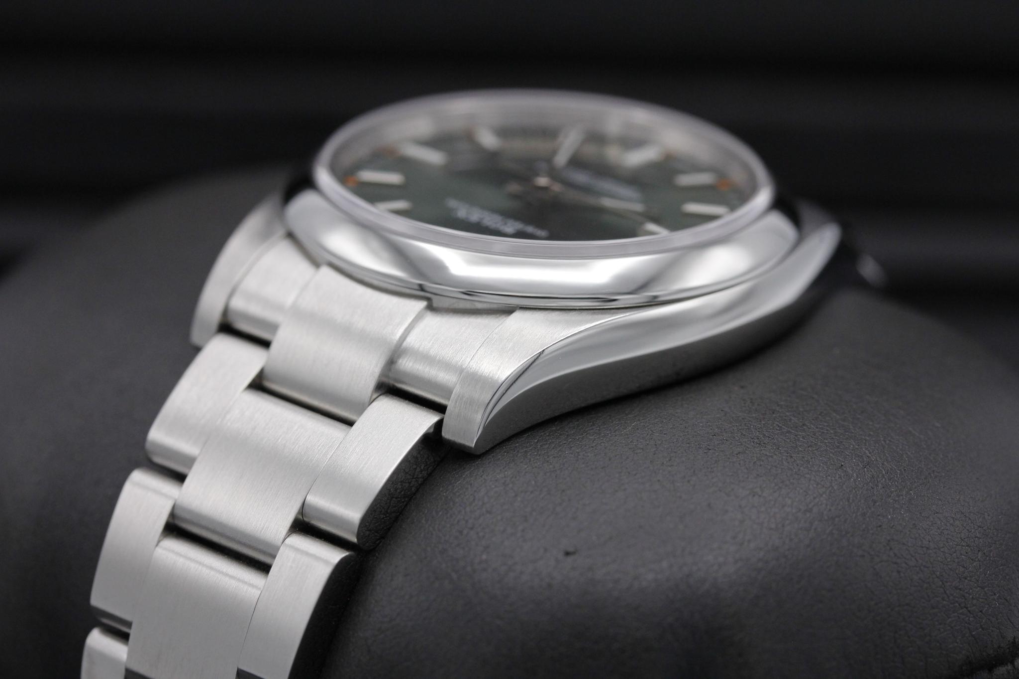 Watch Image 5