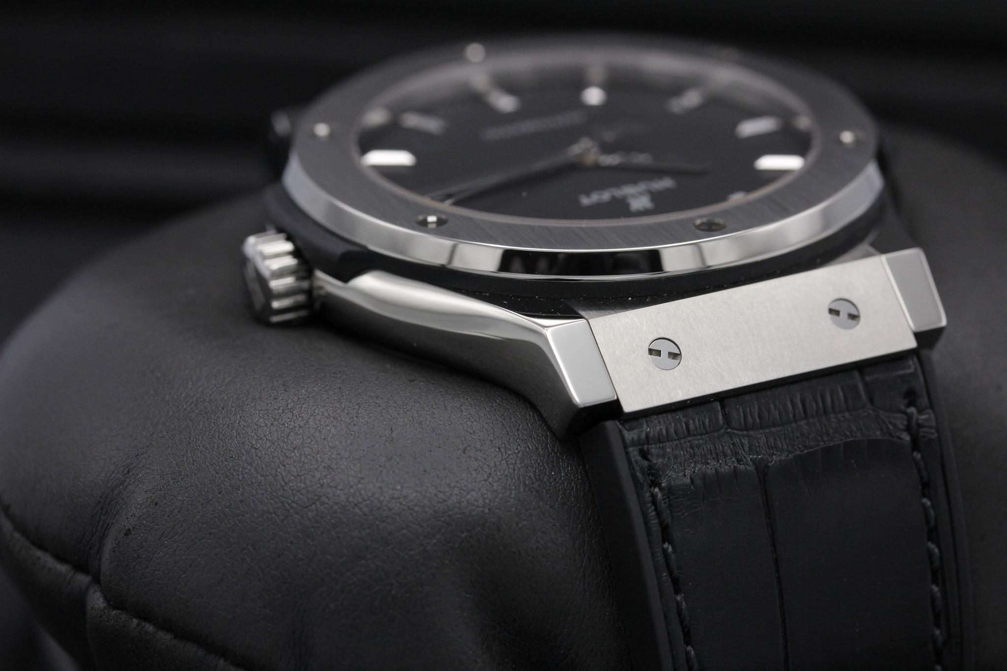 Watch Image 4