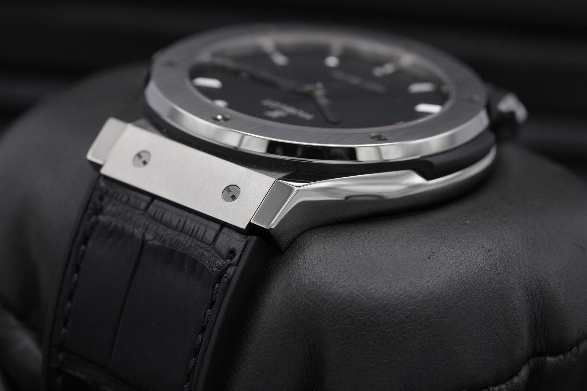 Watch Image 5