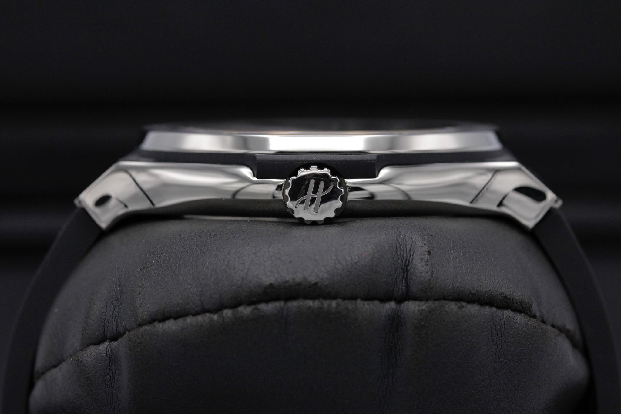 Watch Image 3