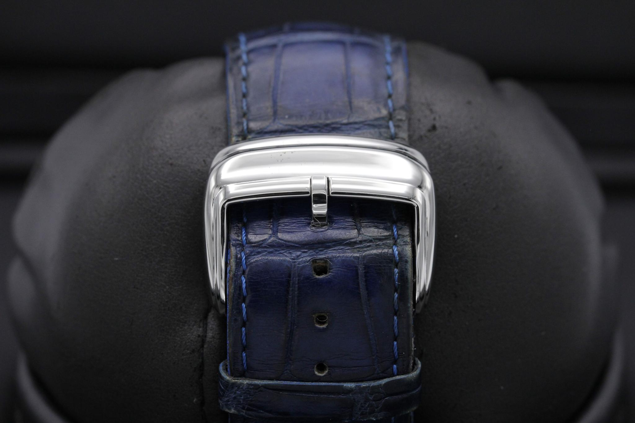 Watch Image 8