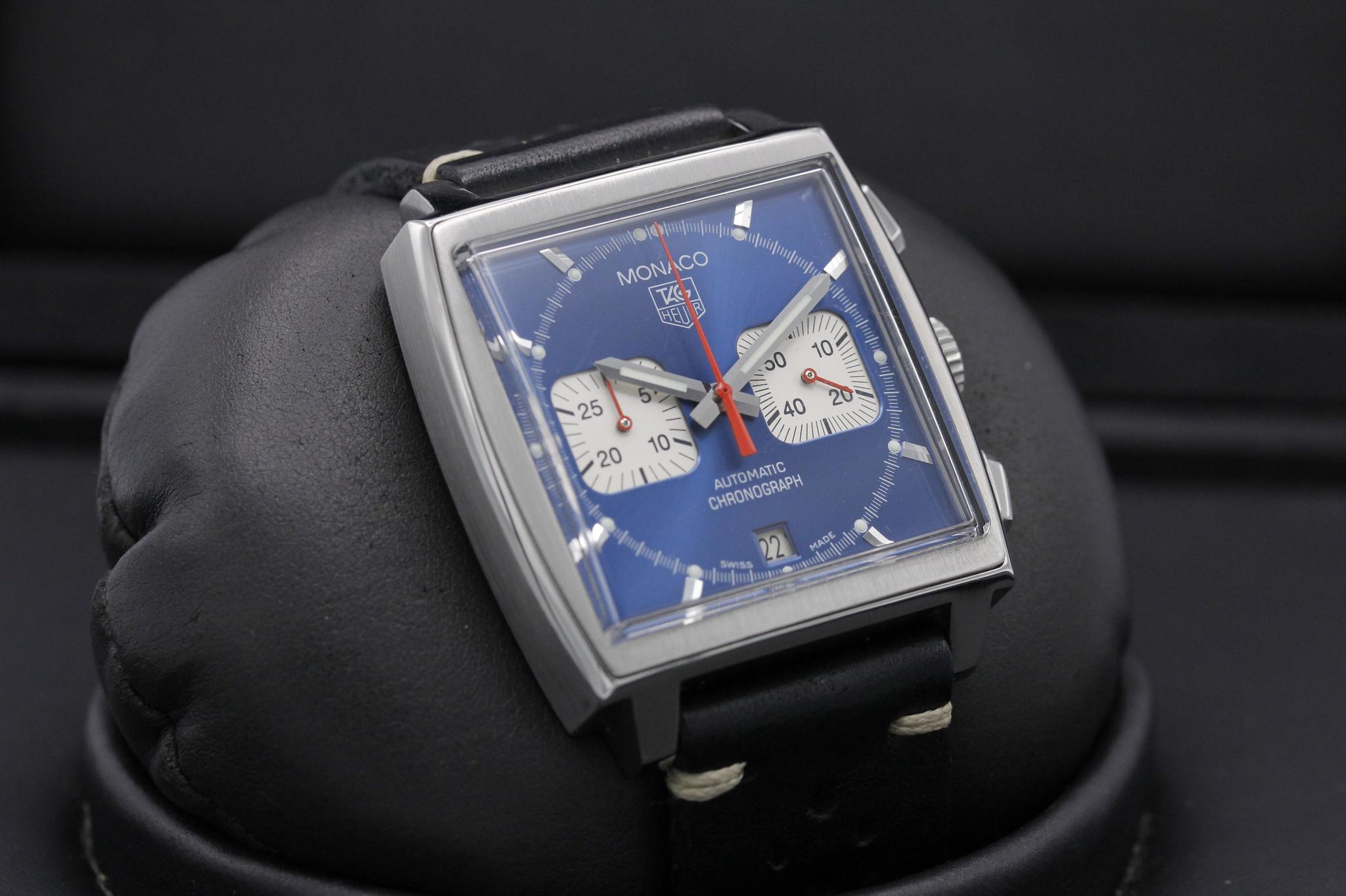 Watch Image 10