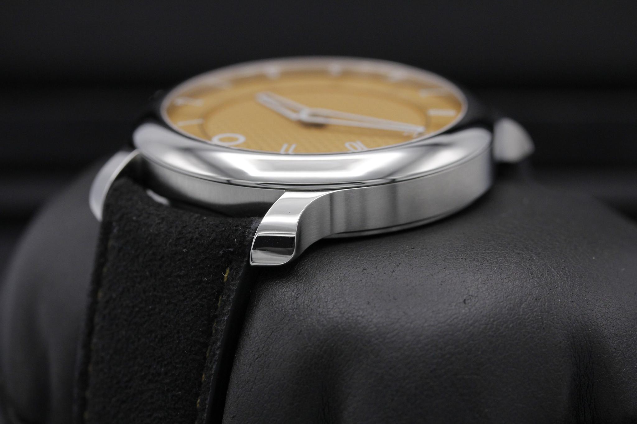 Watch Image 5
