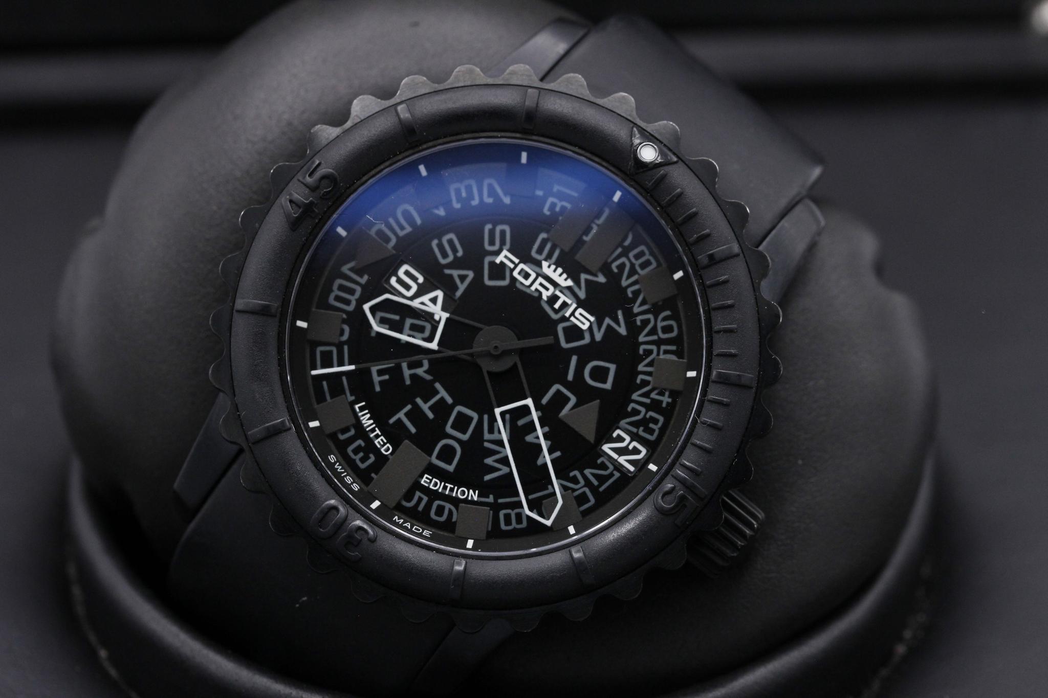 Watch Image 9