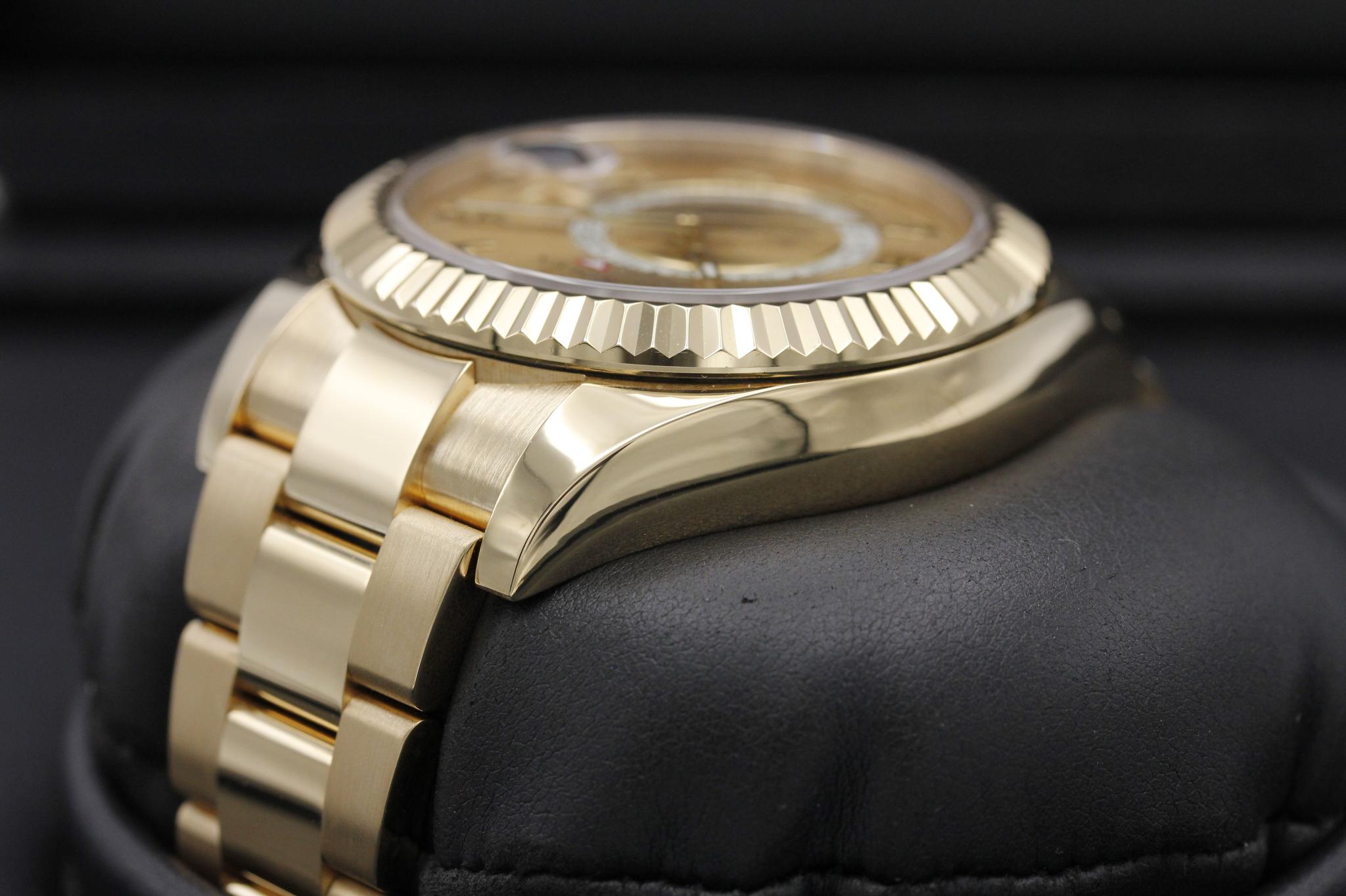 Watch Image 5