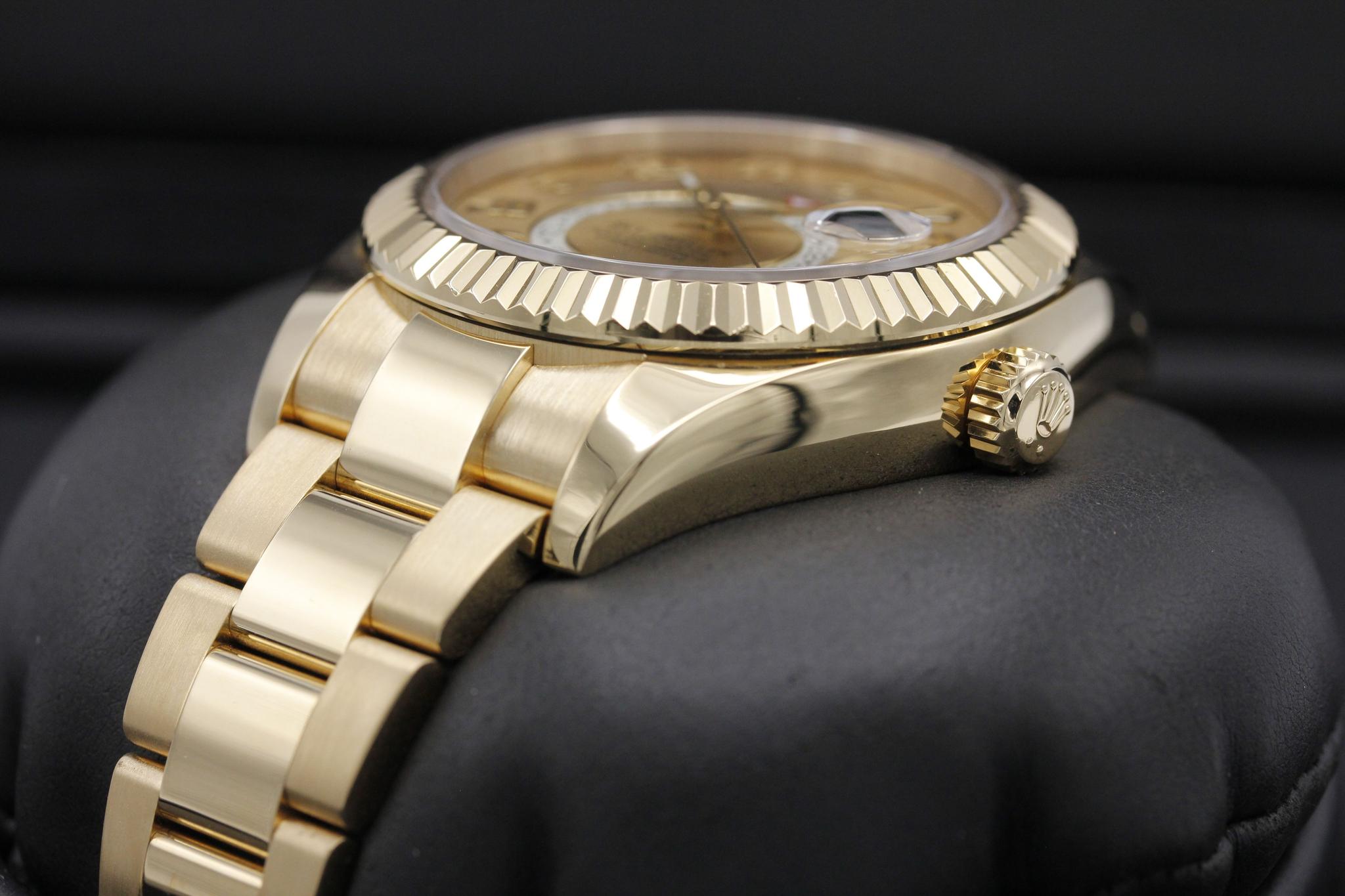 Watch Image 2
