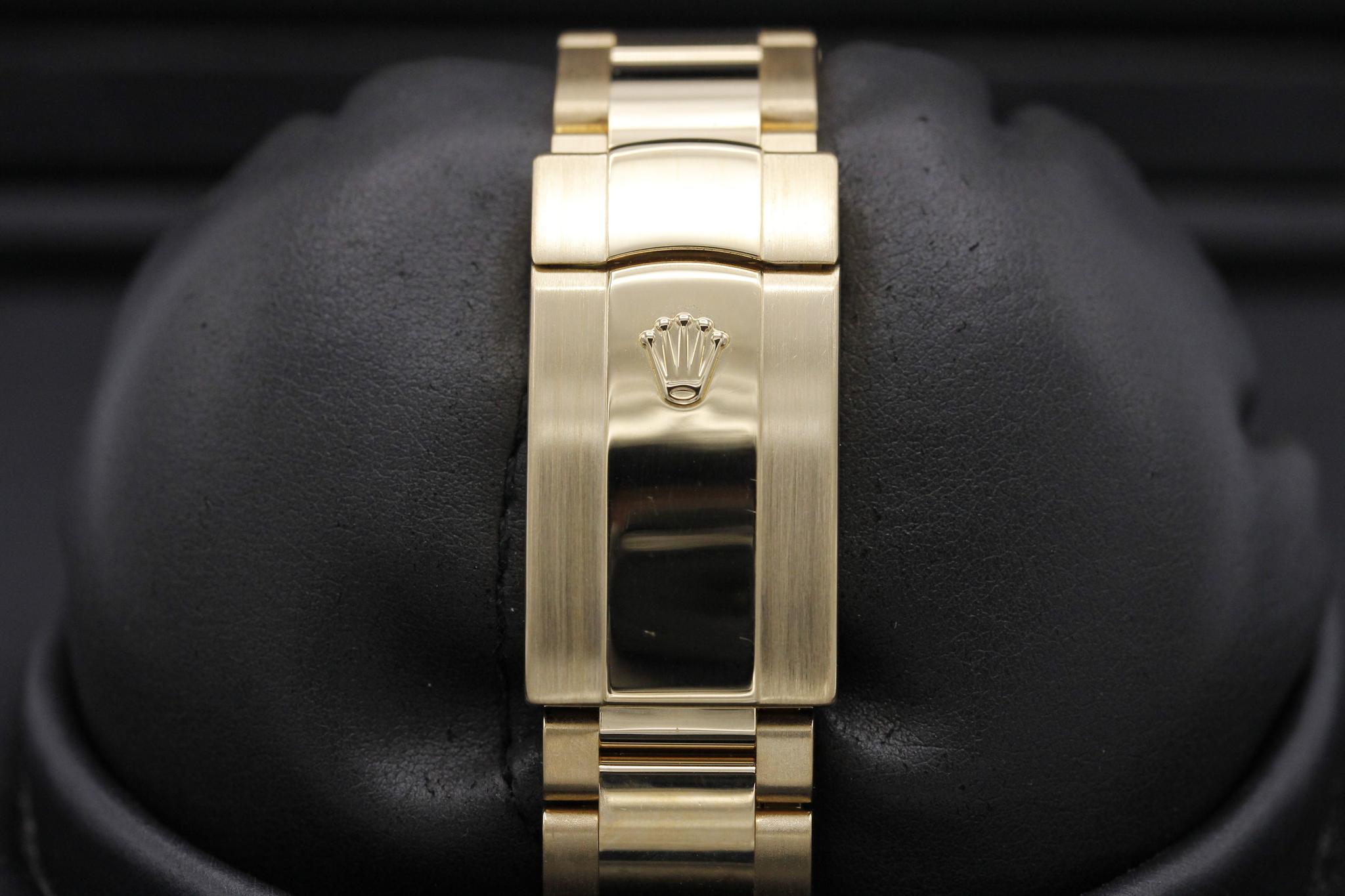 Watch Image 8