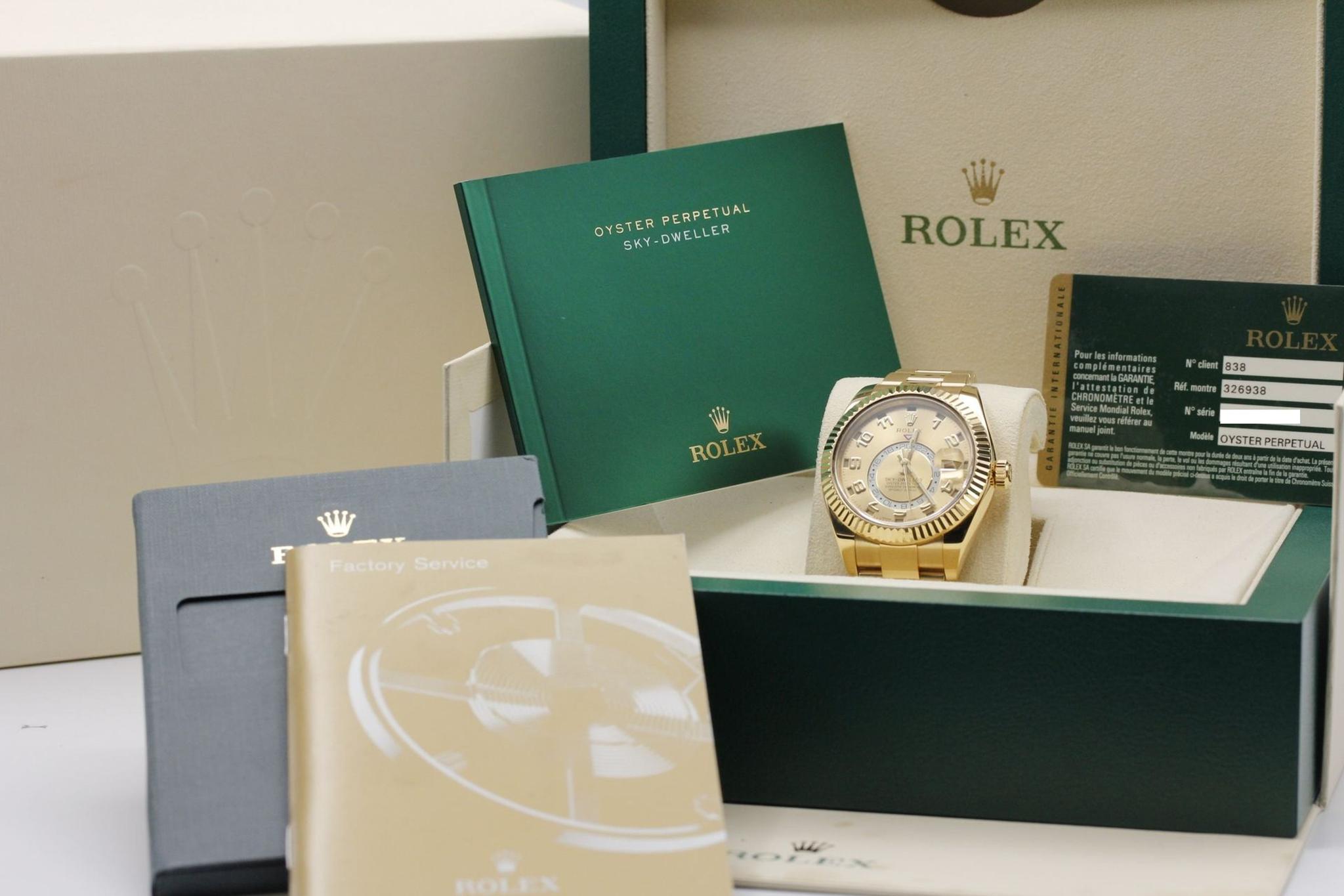 Watch Image 11