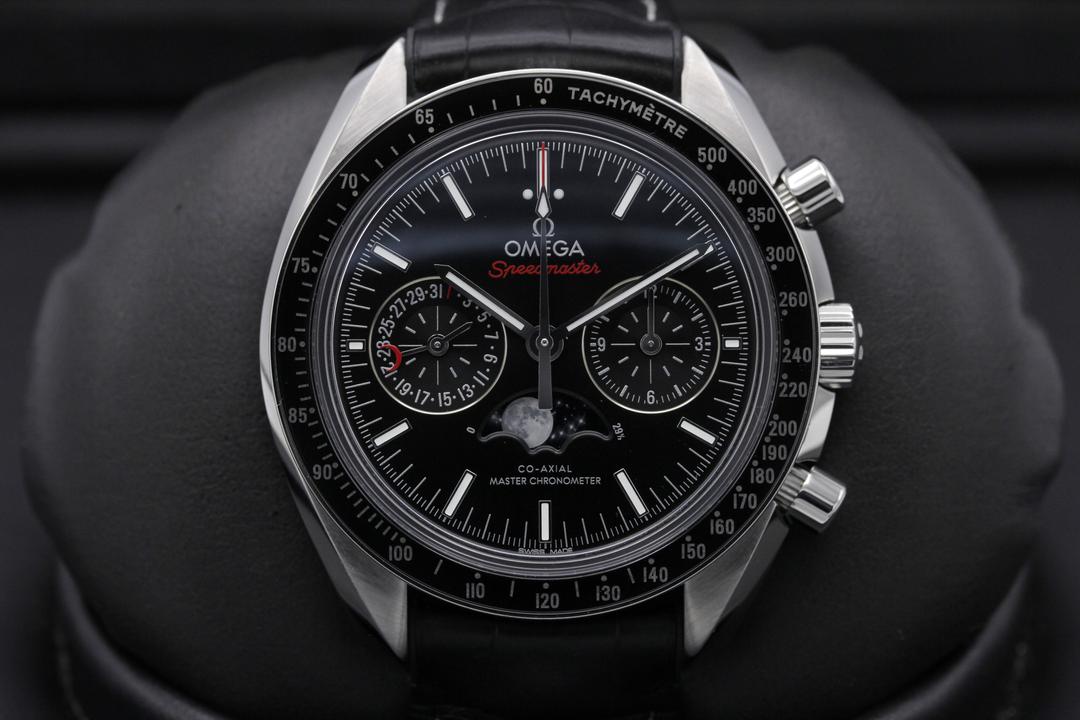 Omega Speedmaster Moonphase 304.33.44.52.01.001