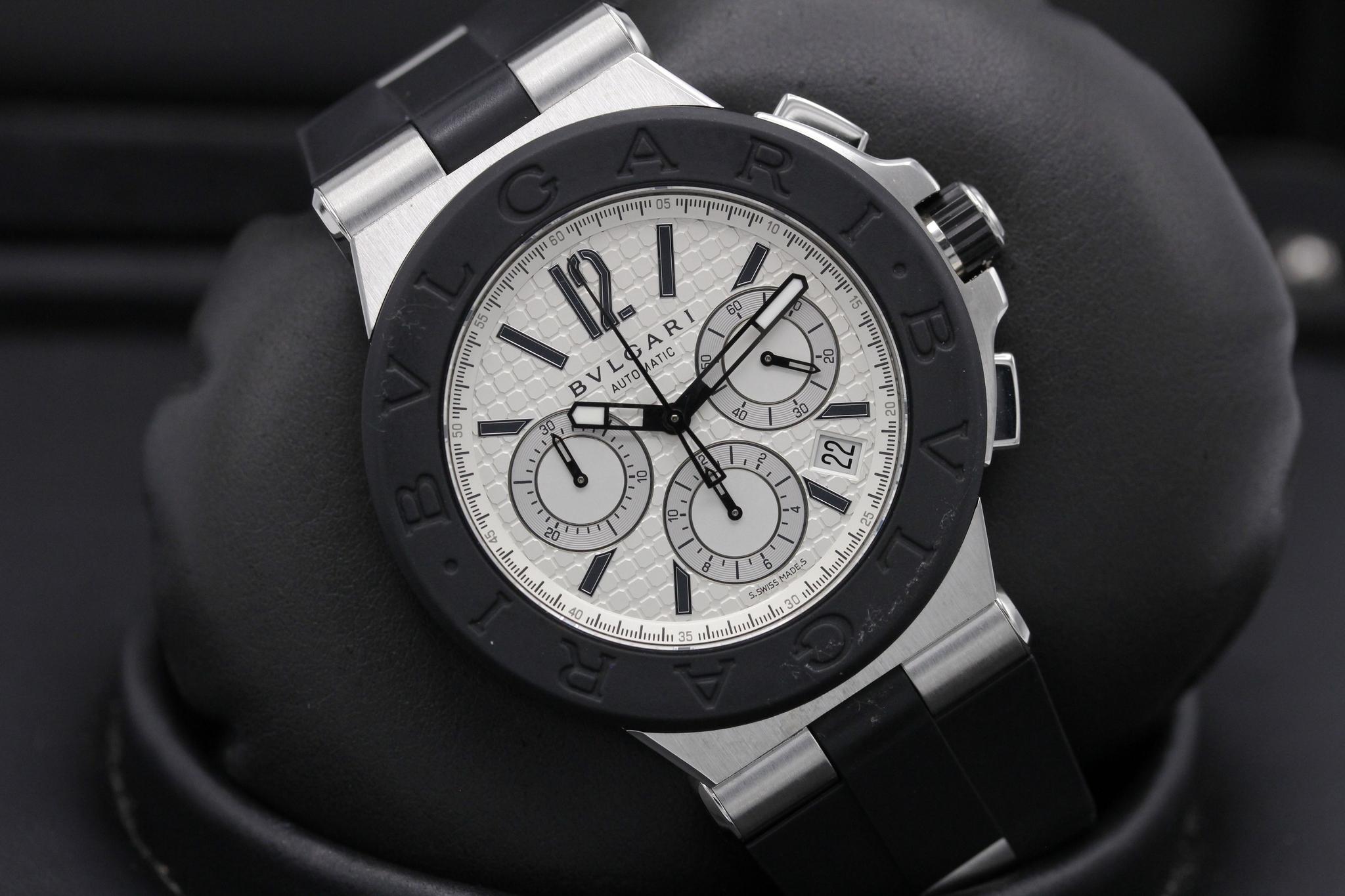 Watch Image 9