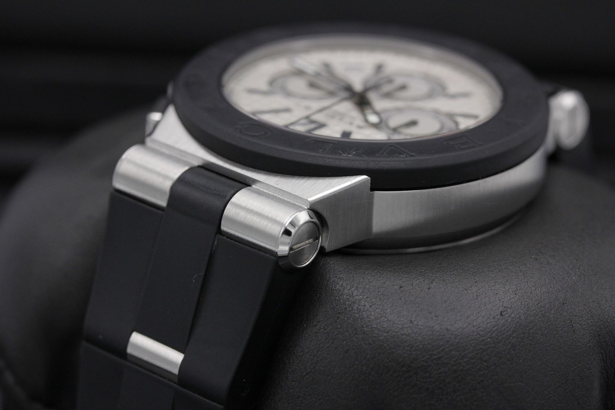Watch Image 5