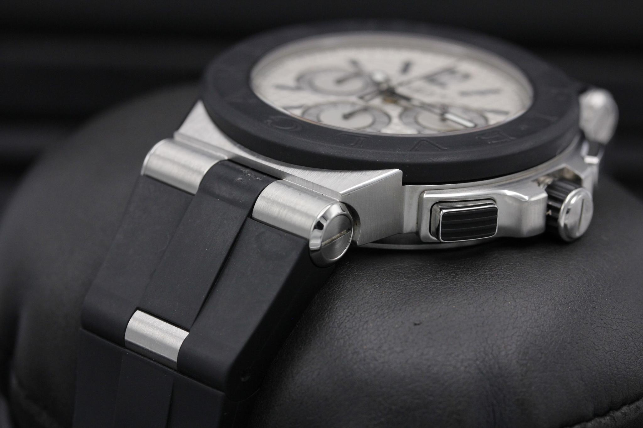 Watch Image 2