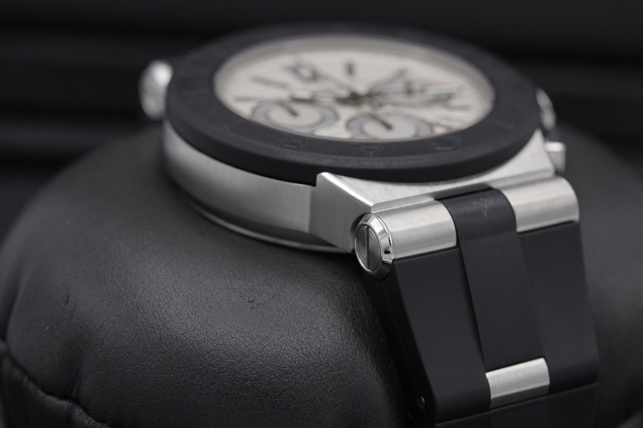 Watch Image 6