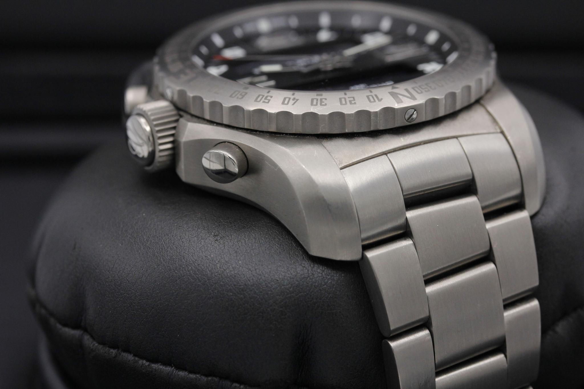 Watch Image 4
