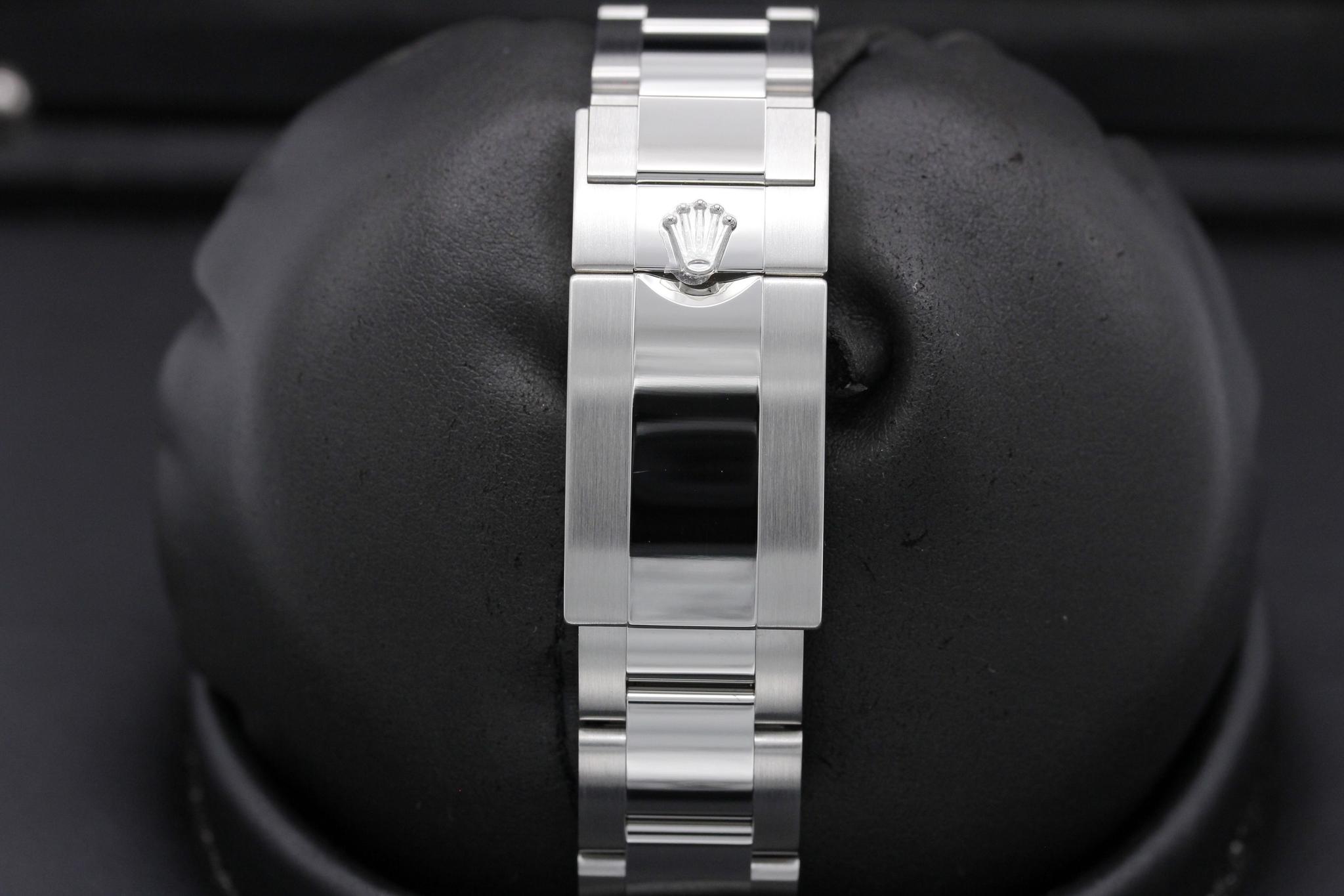Watch Image 8