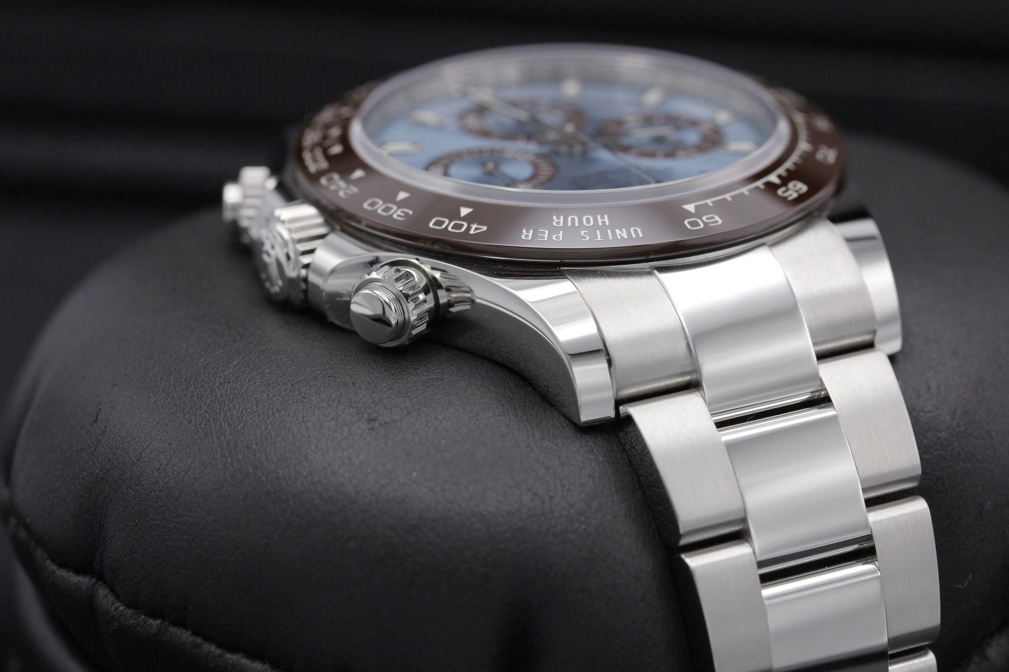 Watch Image 4