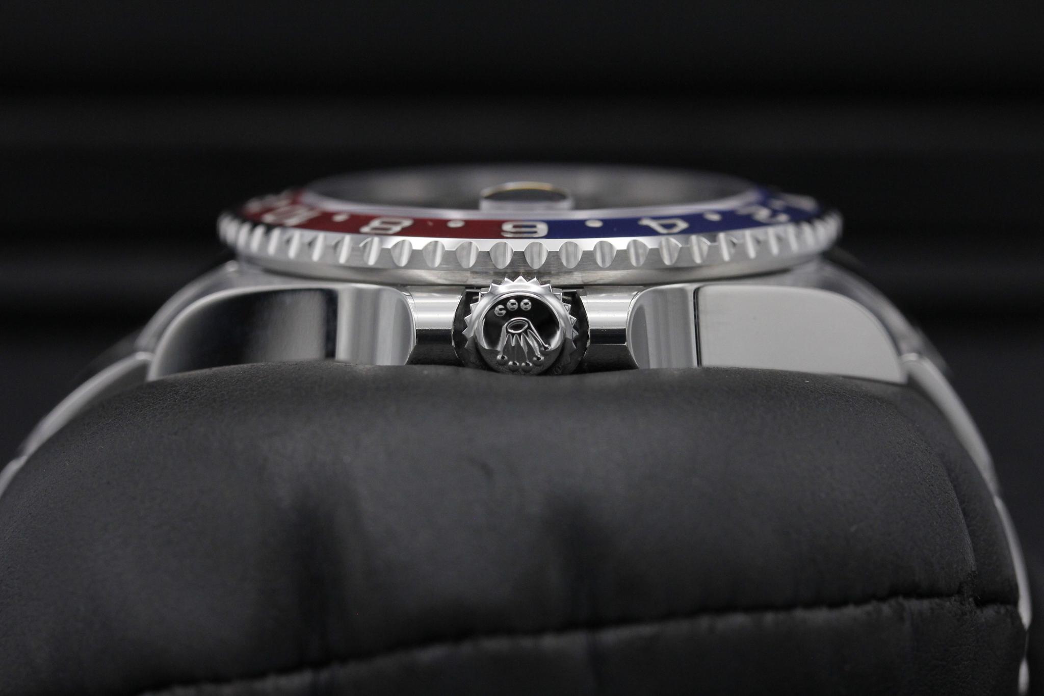 Watch Image 3