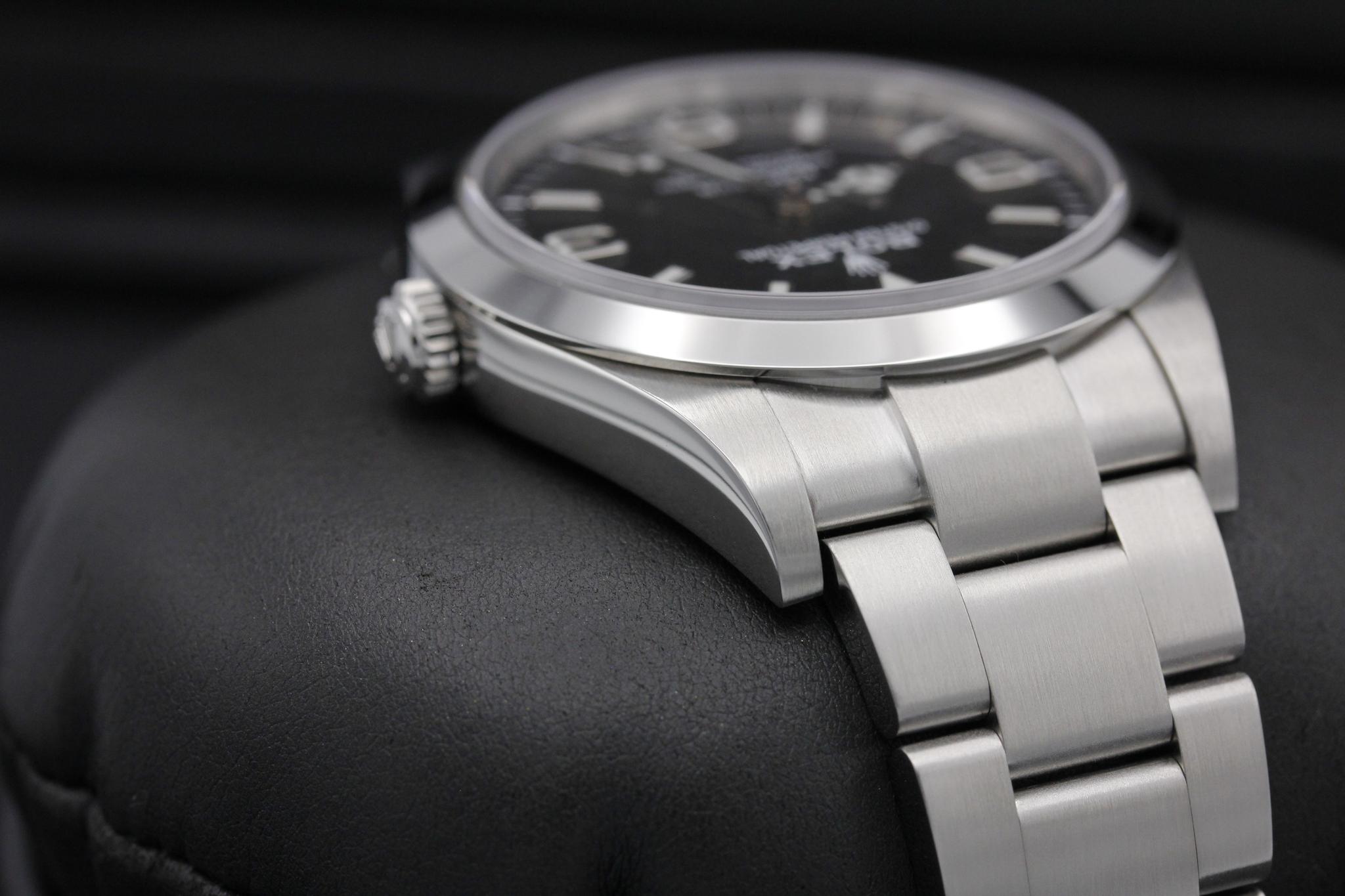 Watch Image 4
