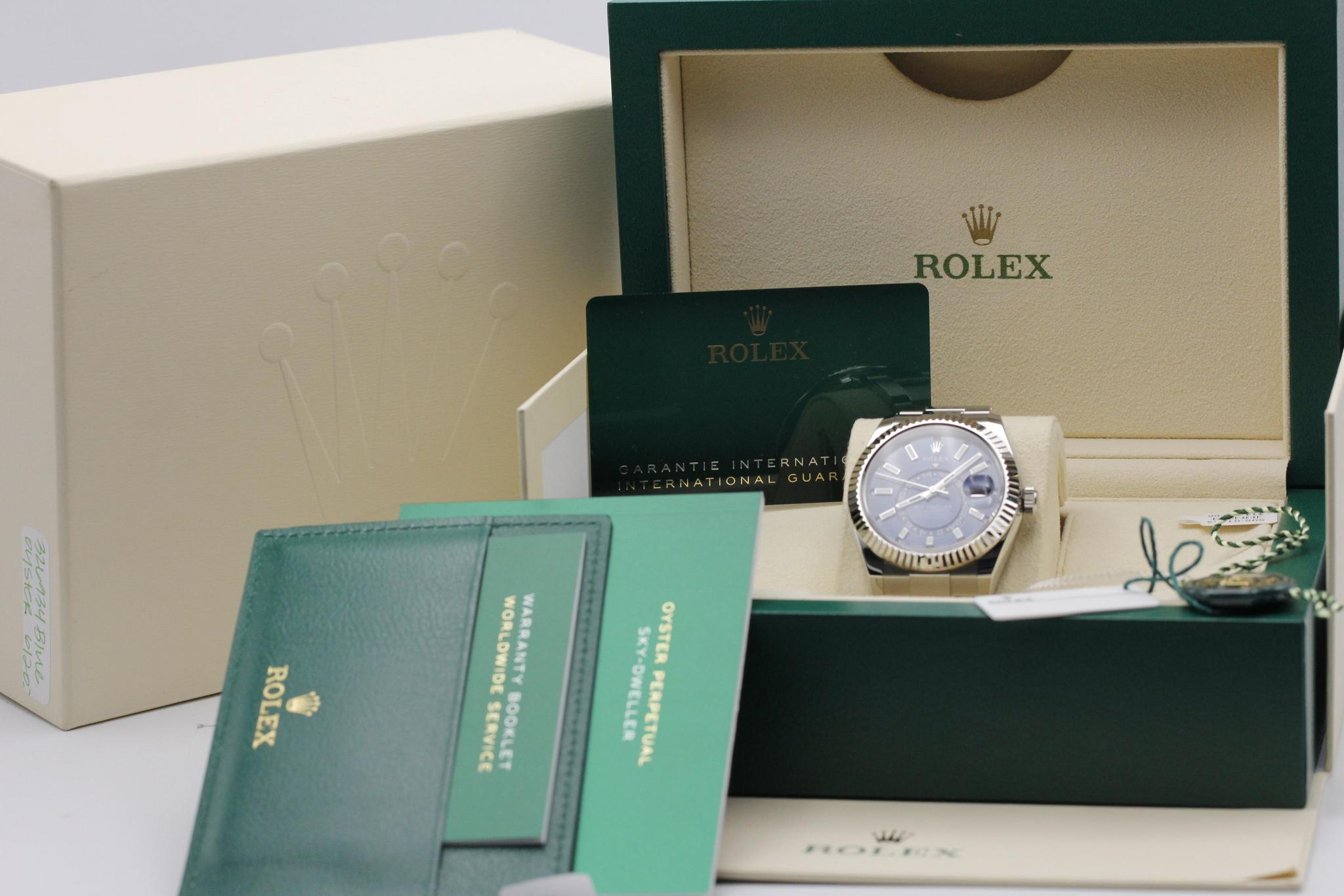 Watch Image 11