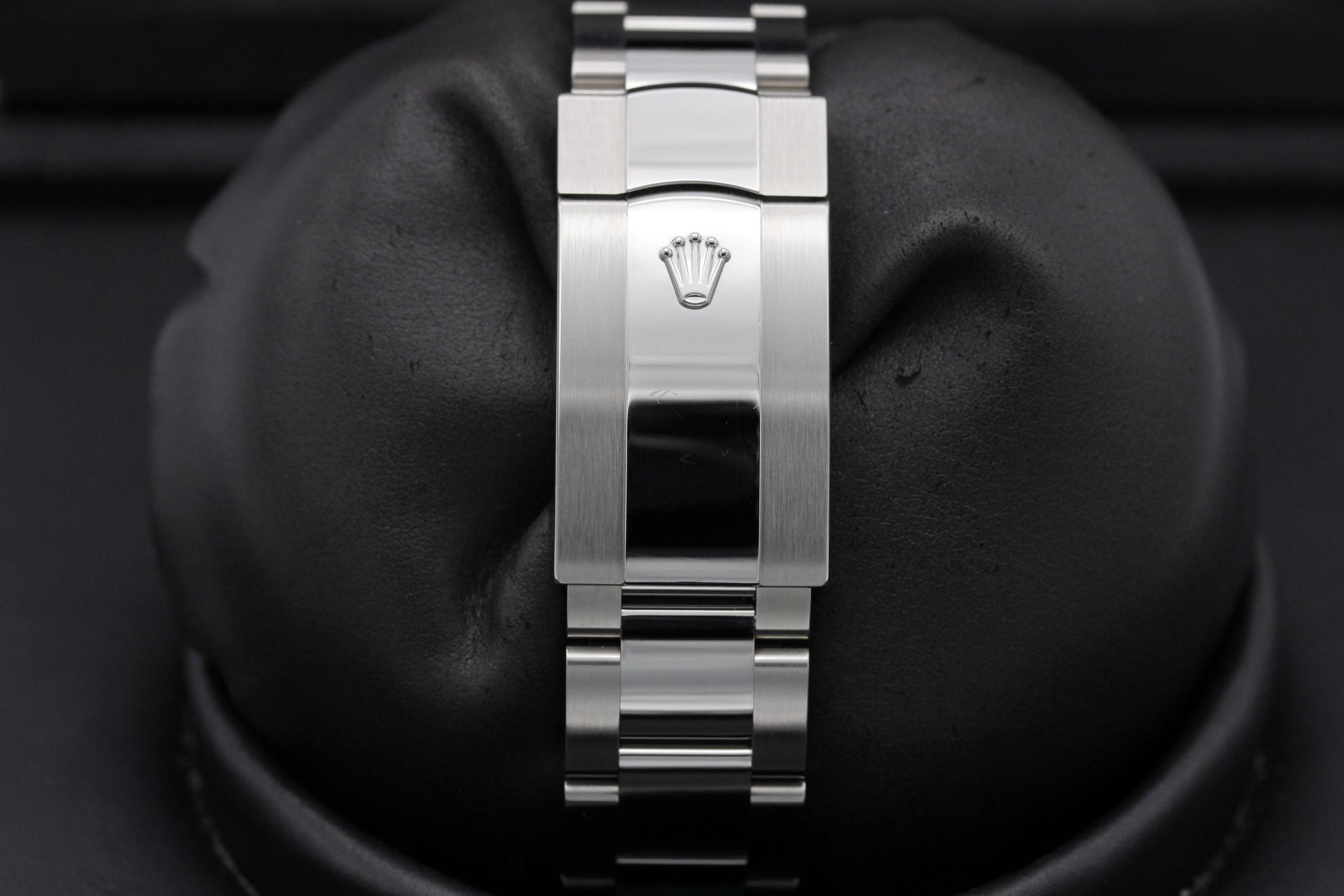 Watch Image 8