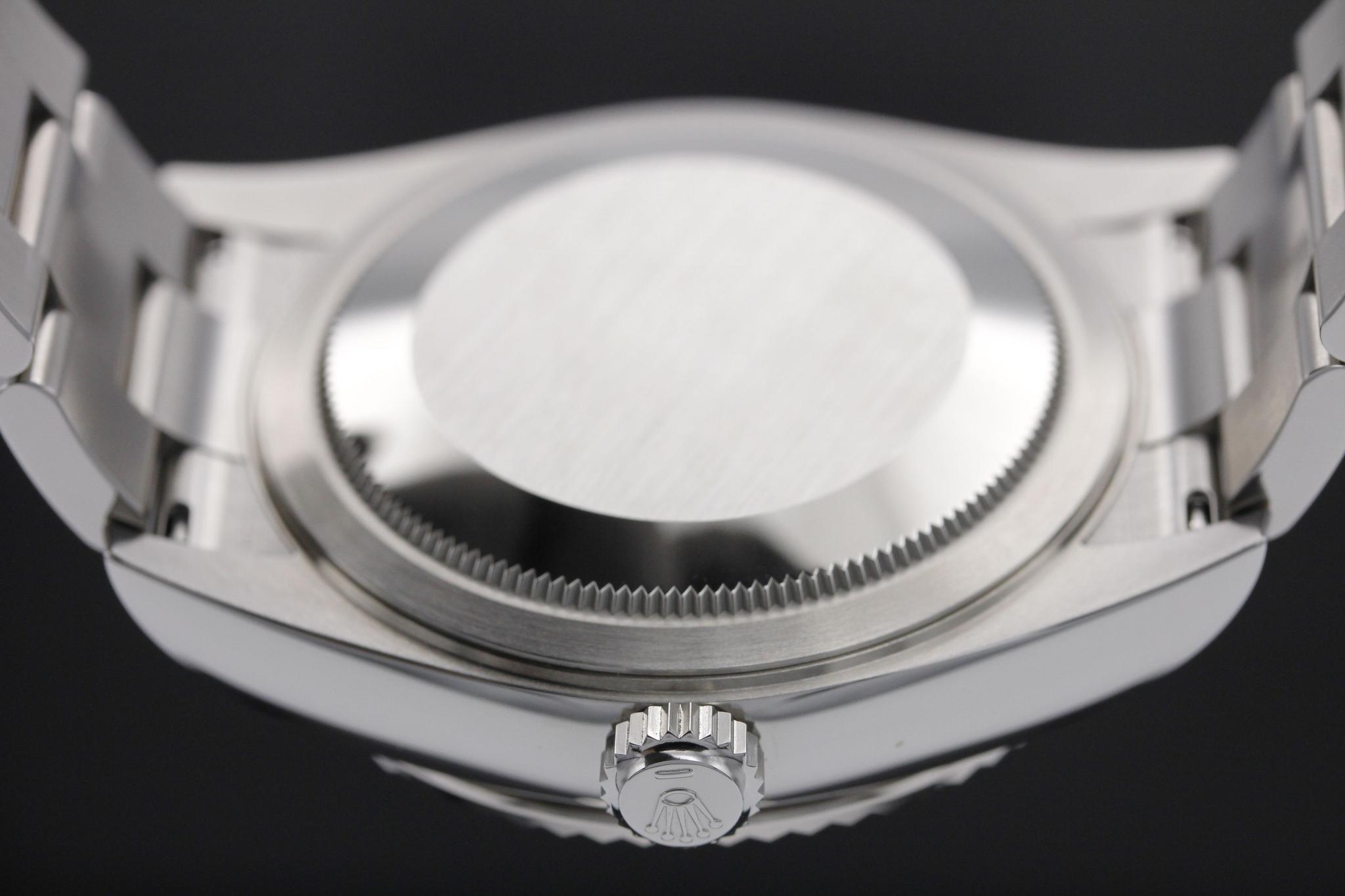 Watch Image 7