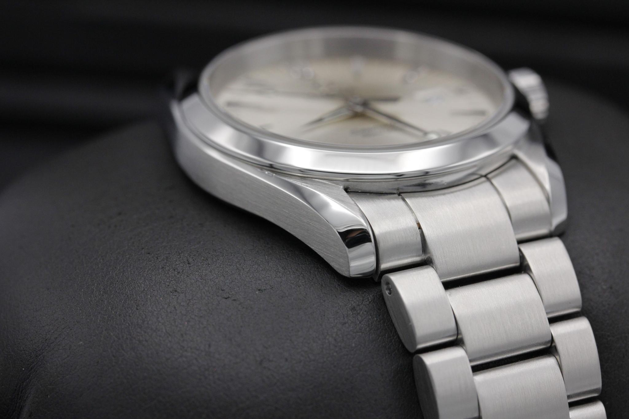 Watch Image 6