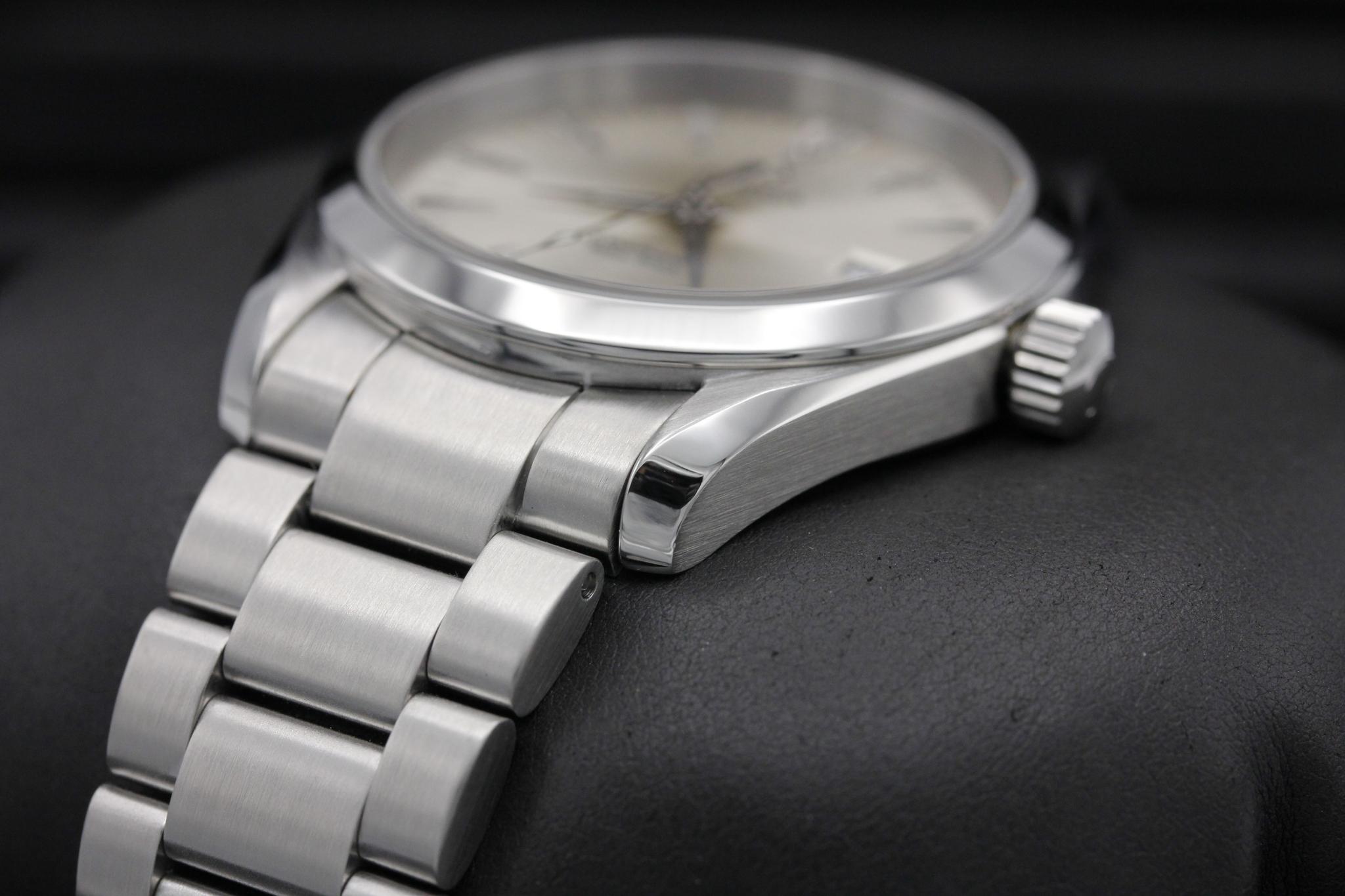 Watch Image 2