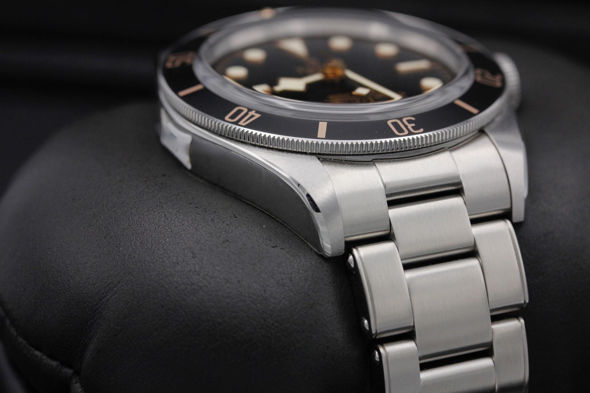 Watch Image 6