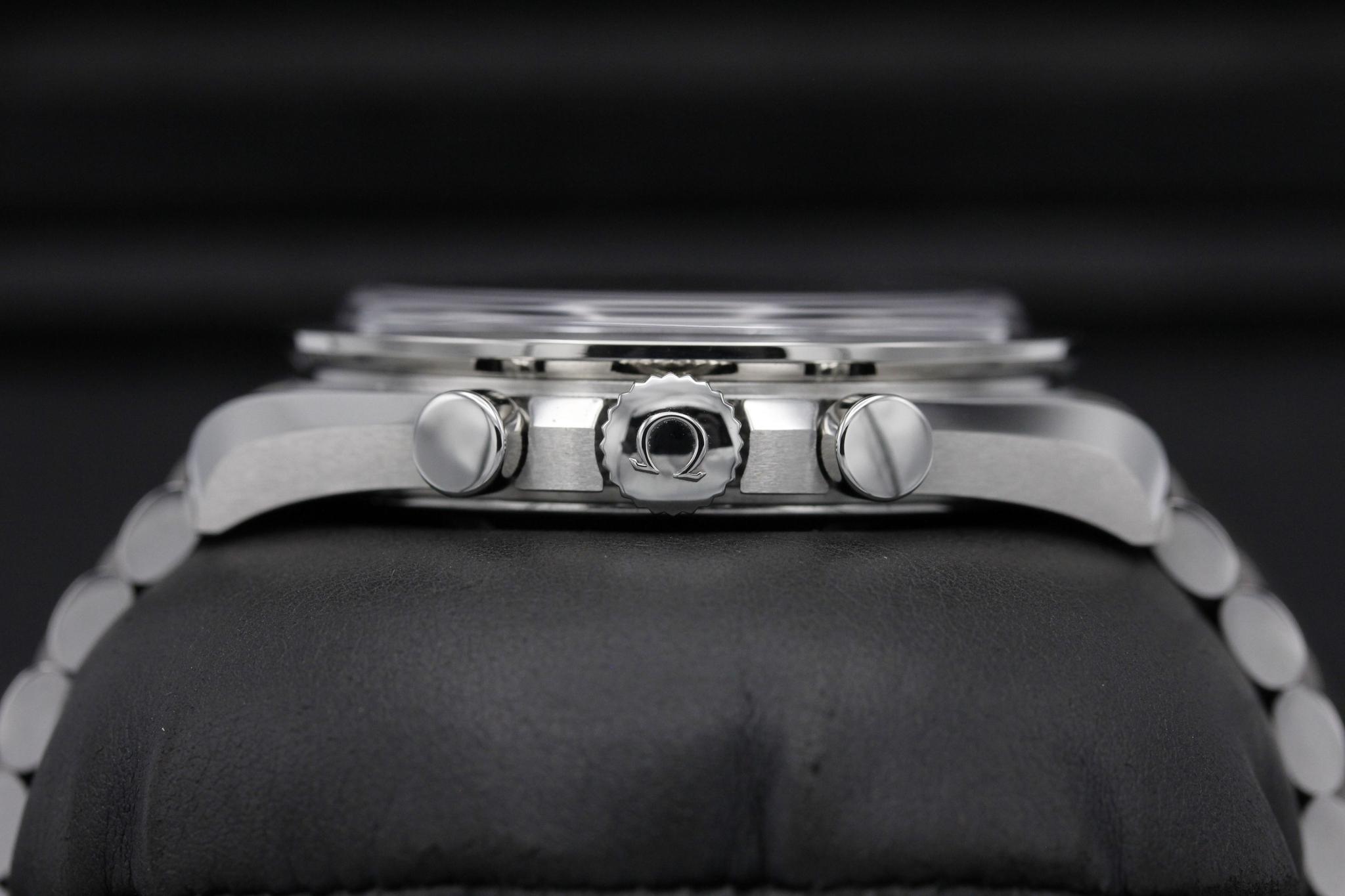 Watch Image 3