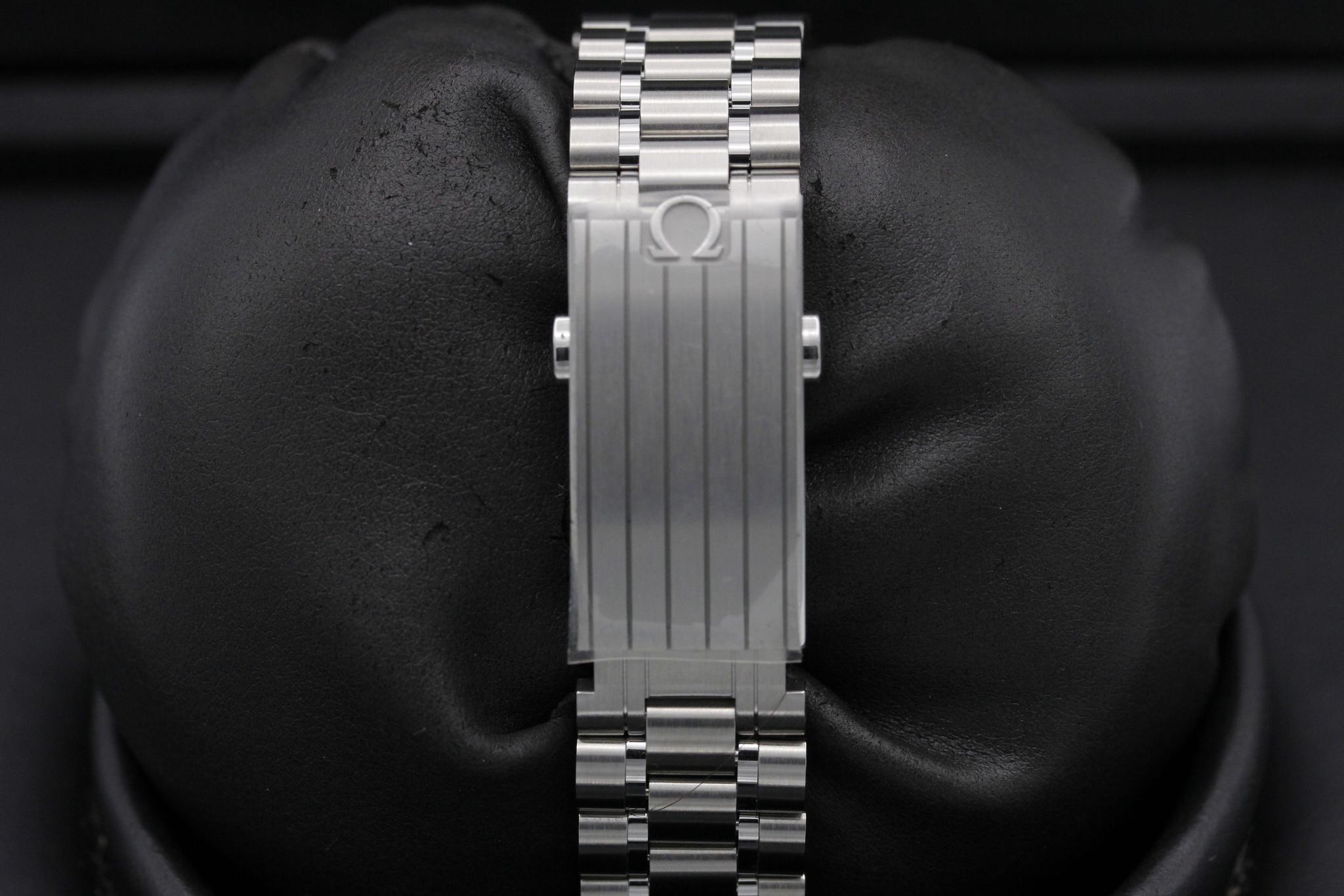 Watch Image 8
