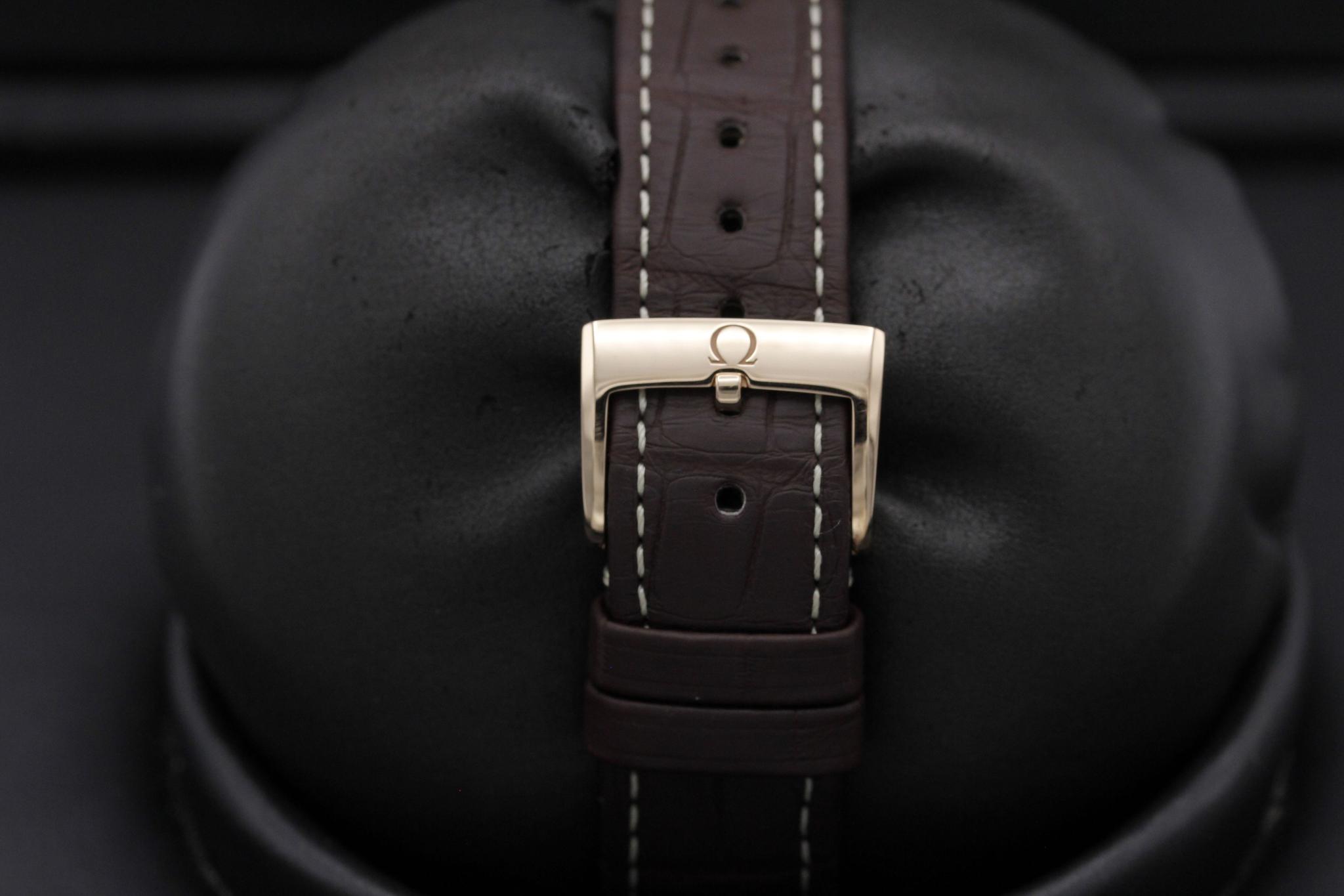 Watch Image 8