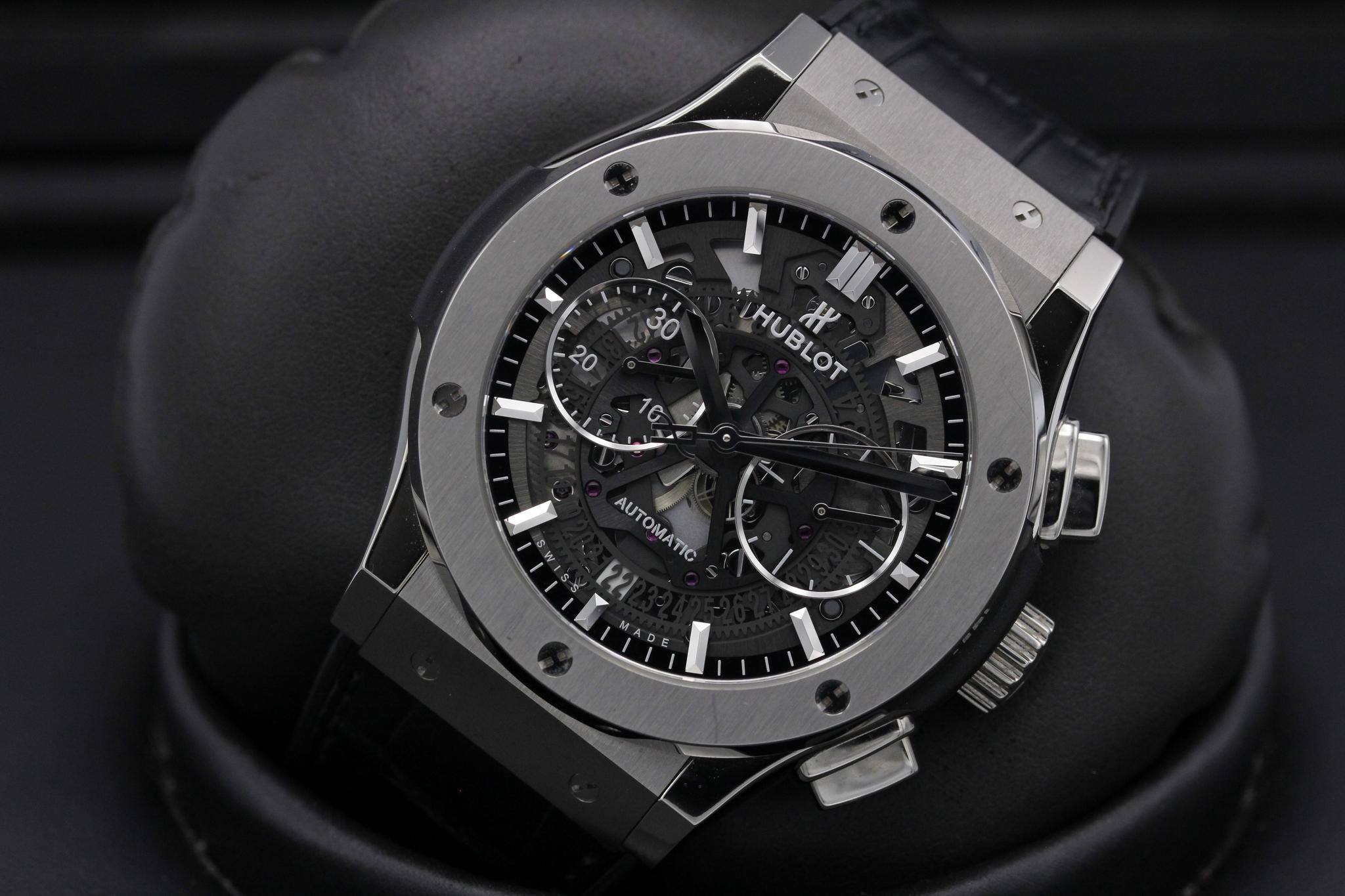 Watch Image 9