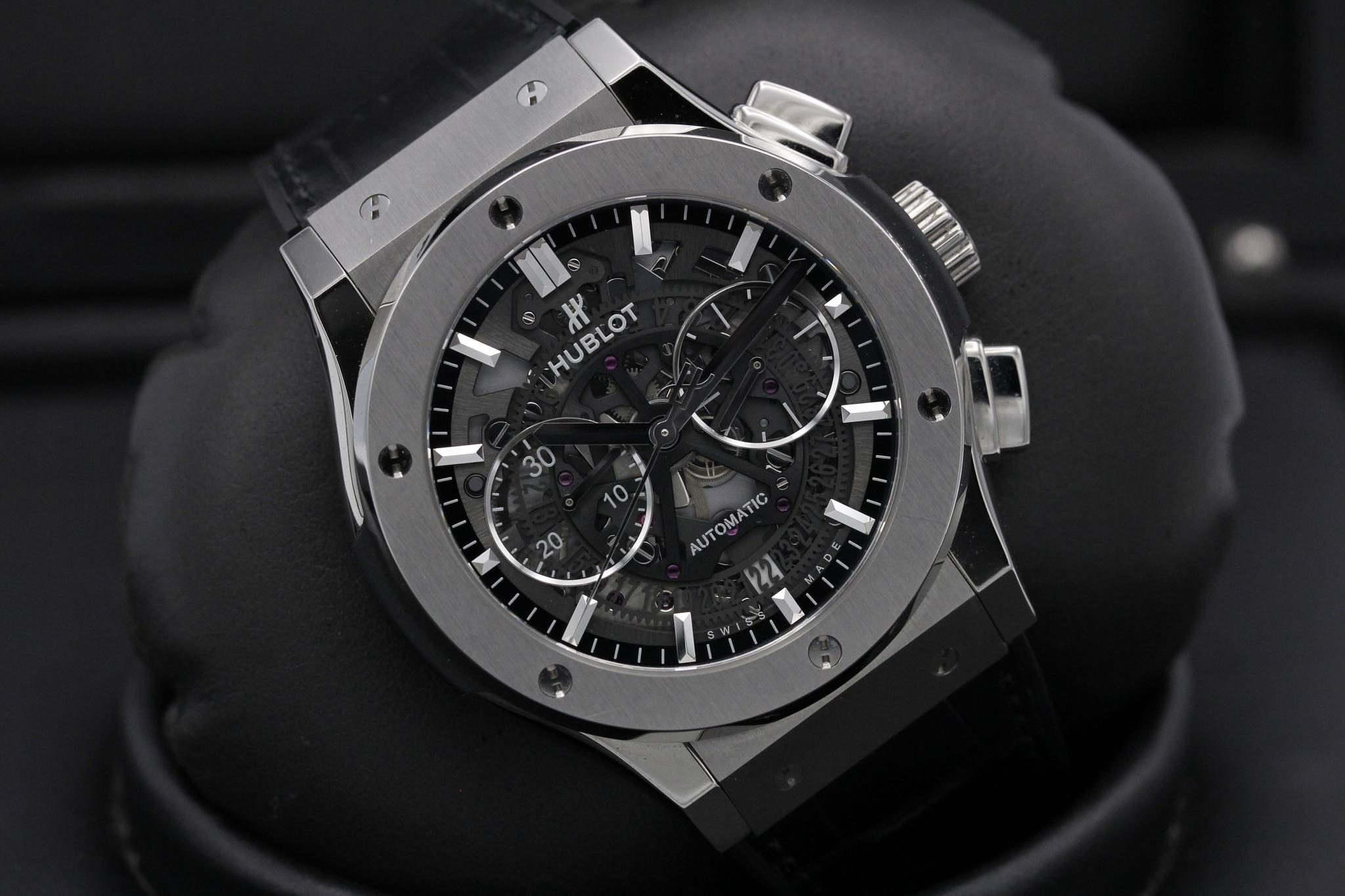 Watch Image 10