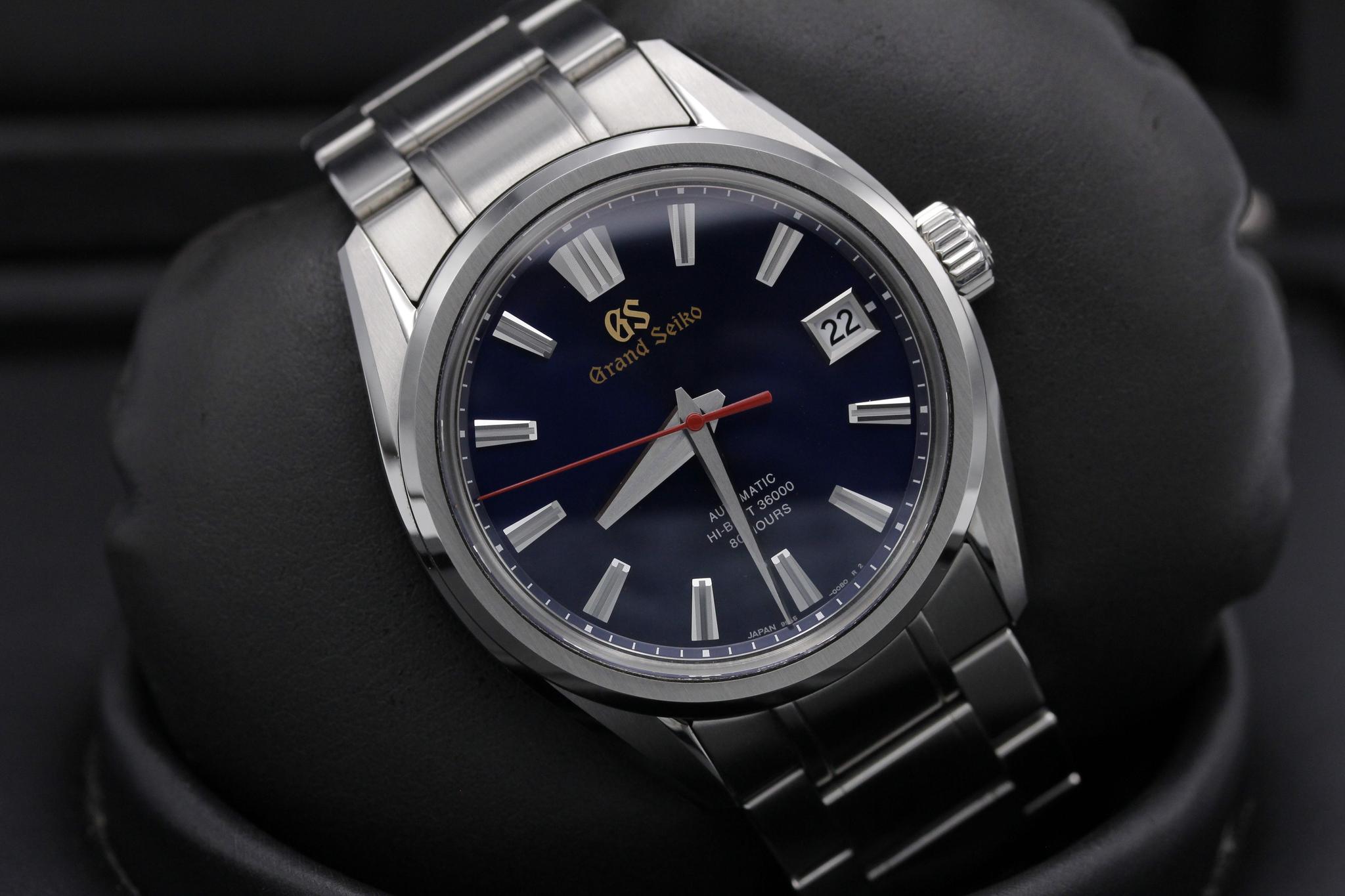 Watch Image 9