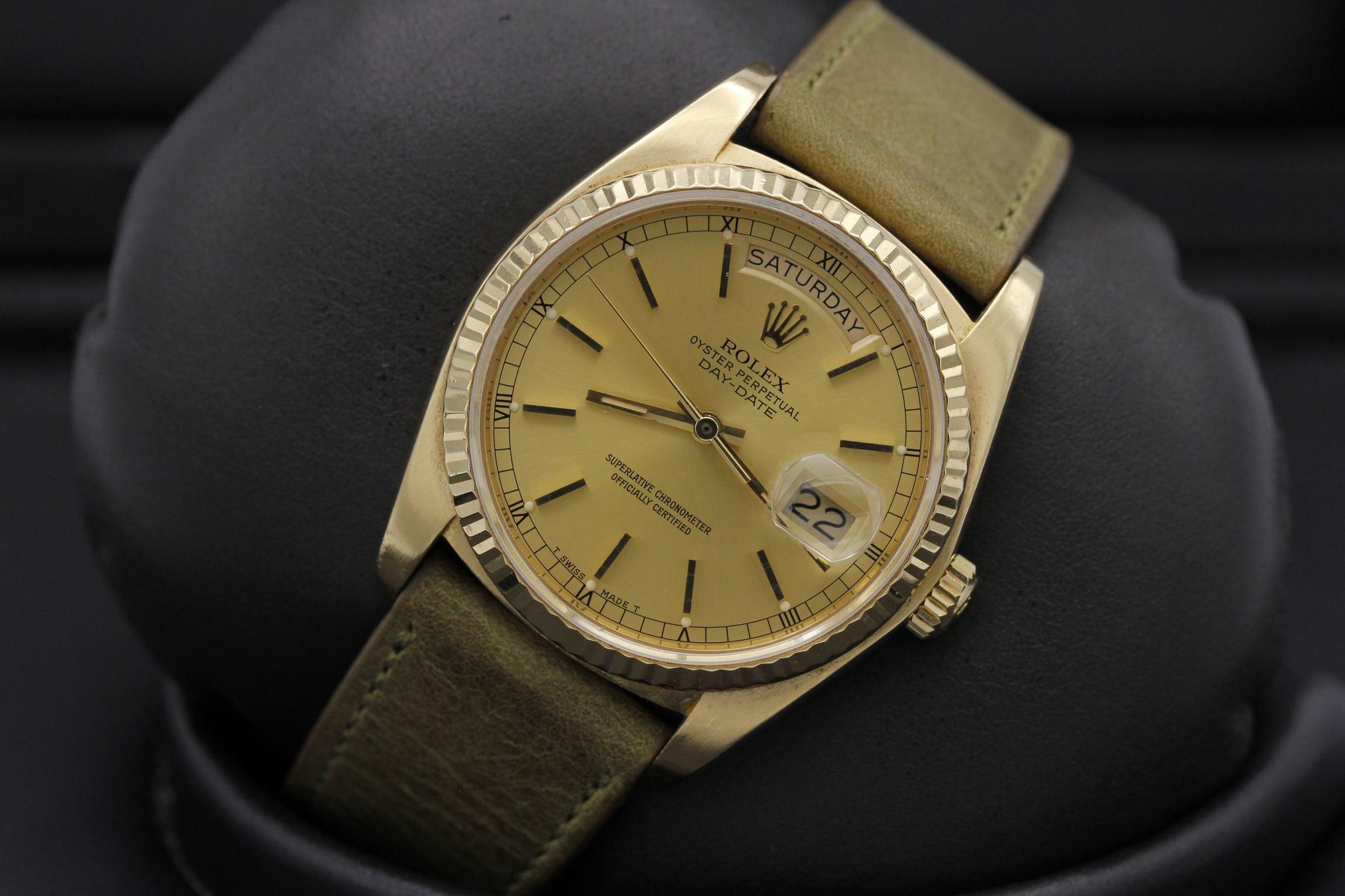 Watch Image 10