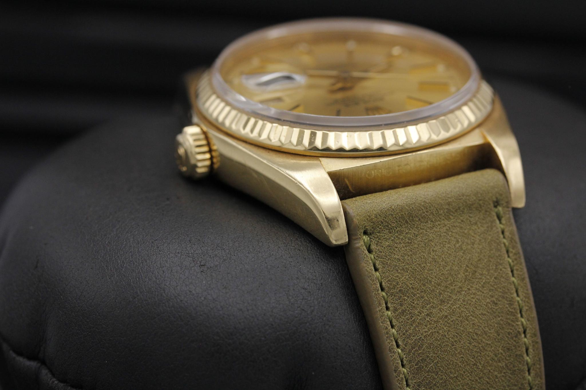 Watch Image 4