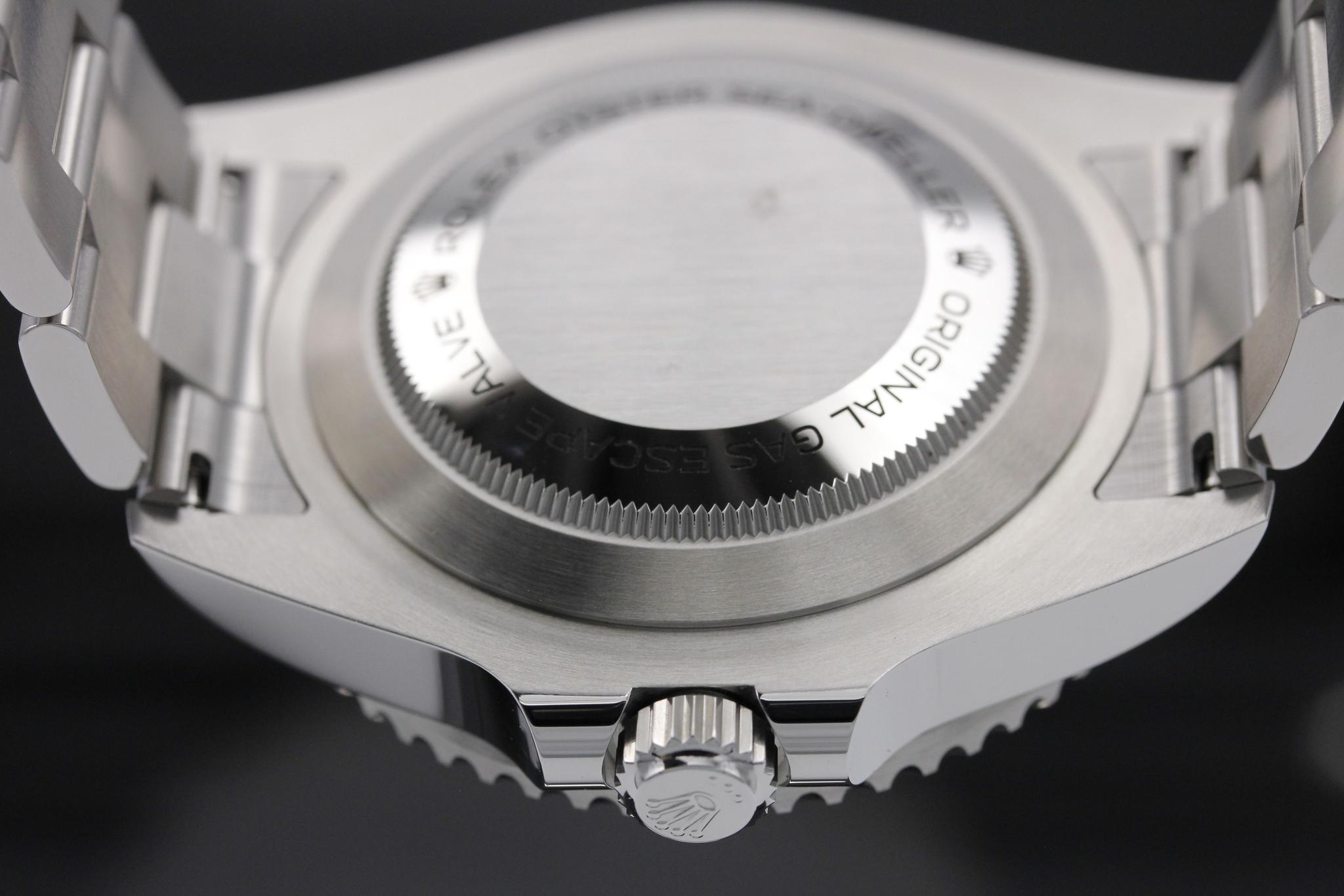 Watch Image 7