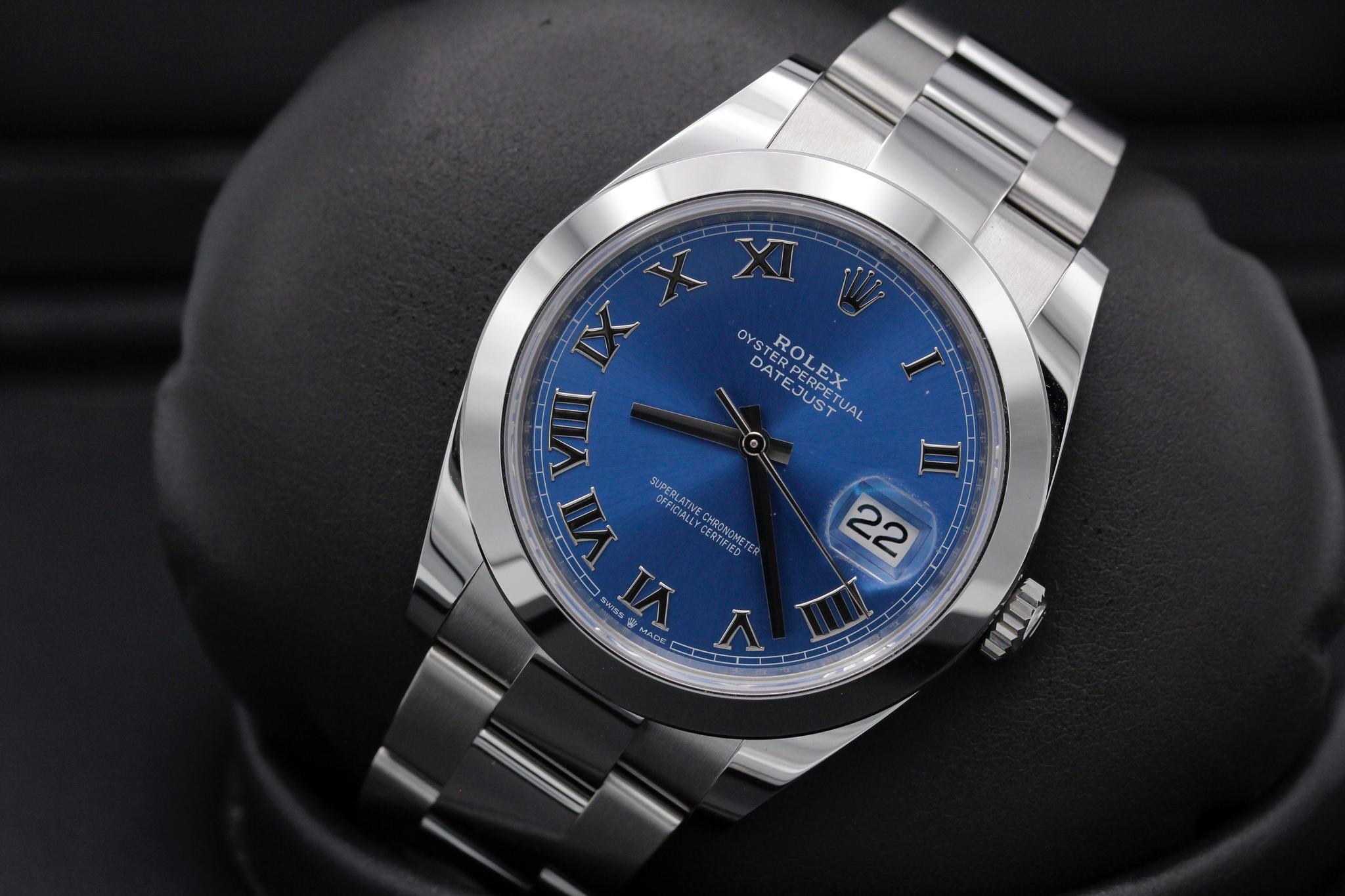 Watch Image 10