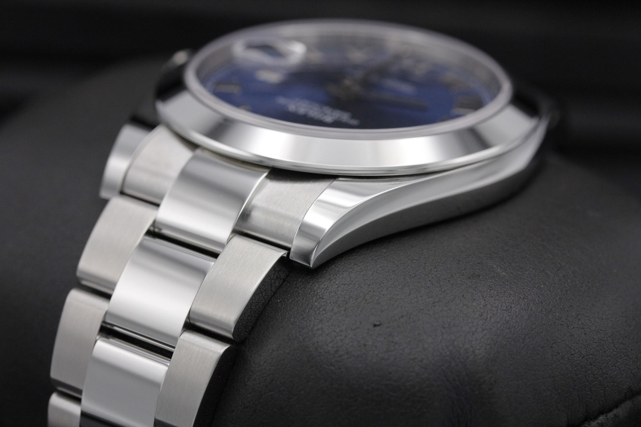 Watch Image 5