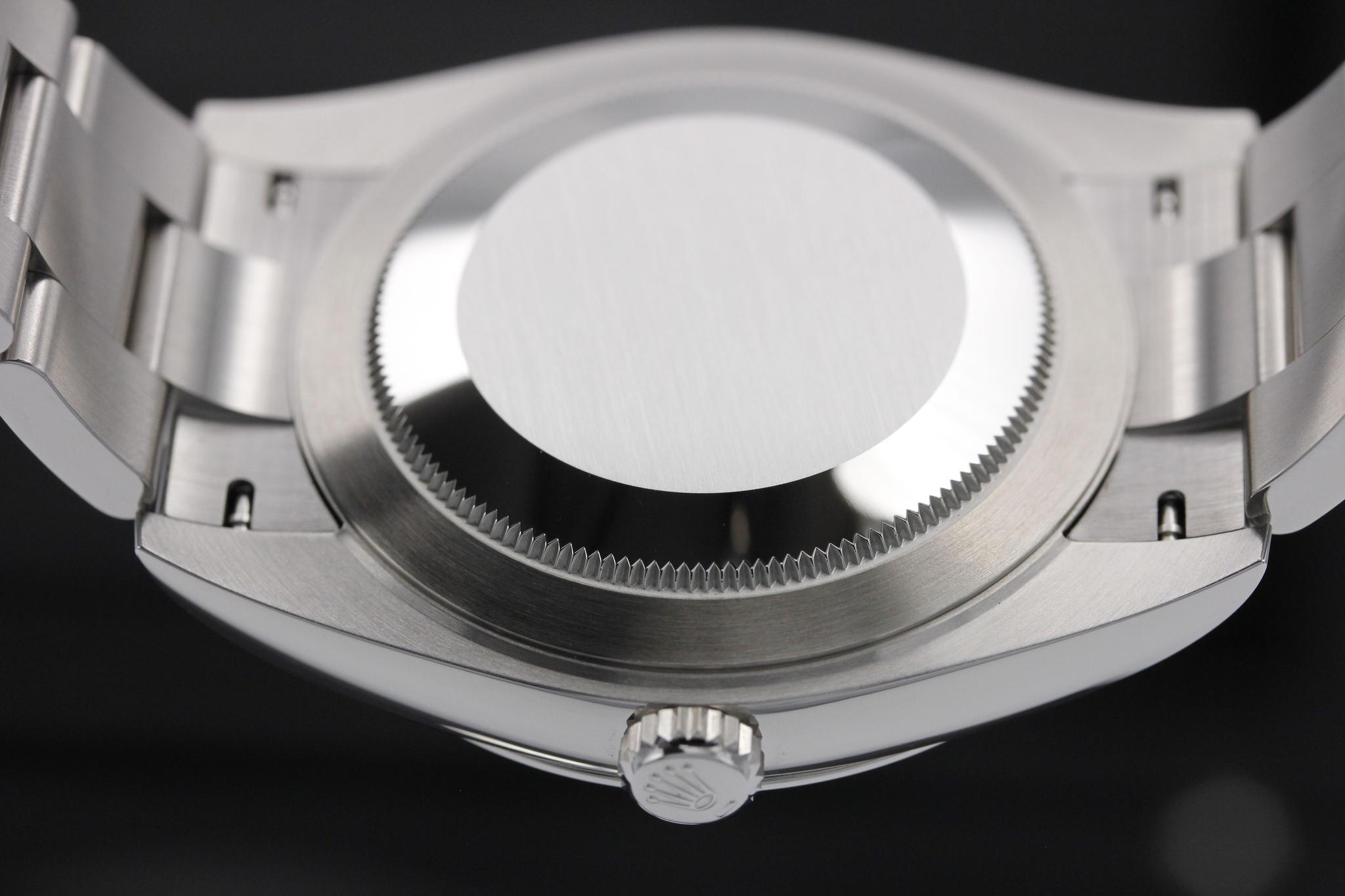 Watch Image 7