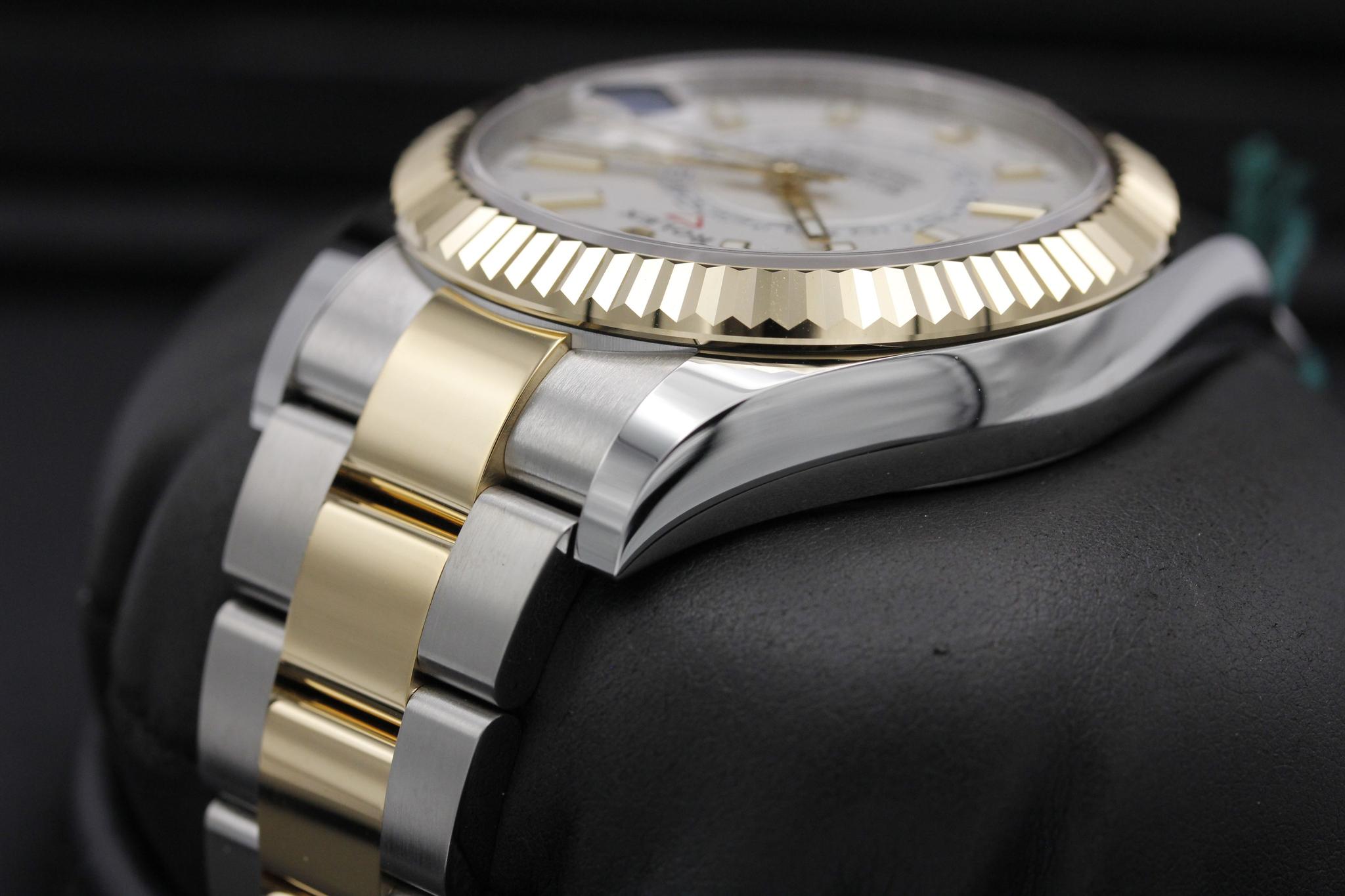Watch Image 5
