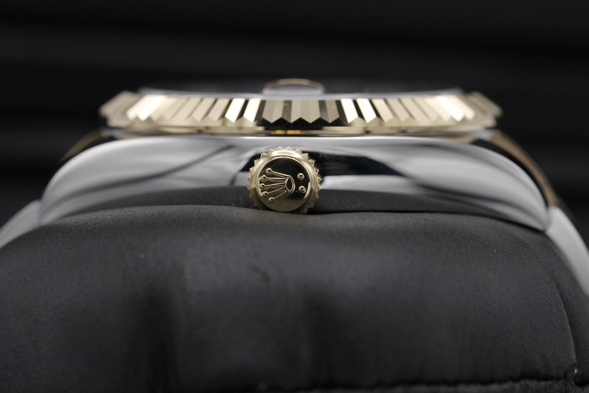 Watch Image 3