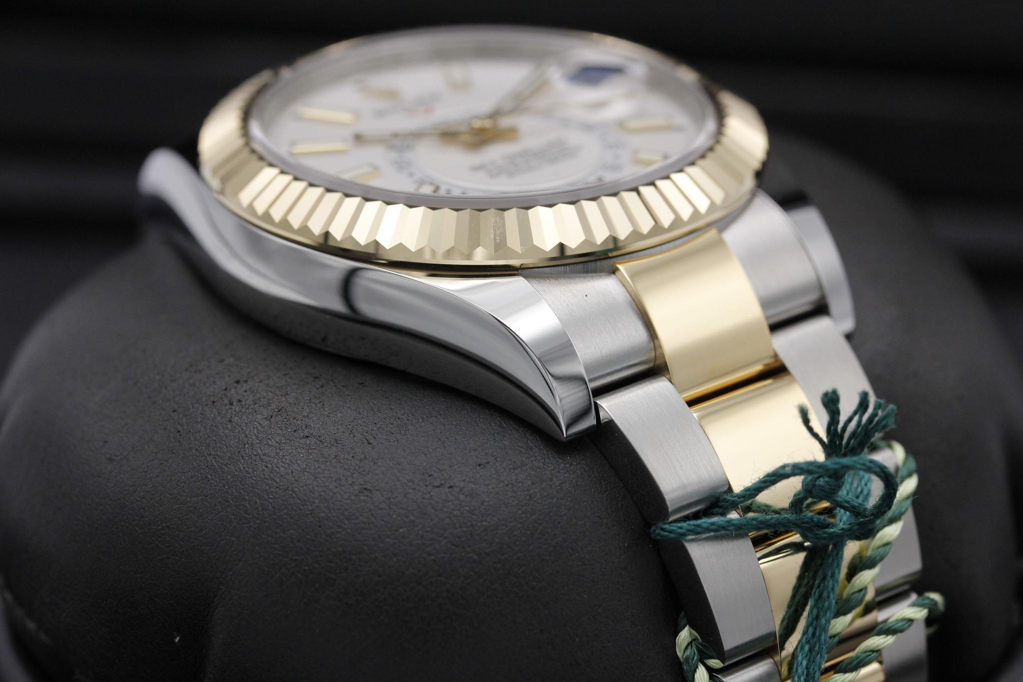 Watch Image 6