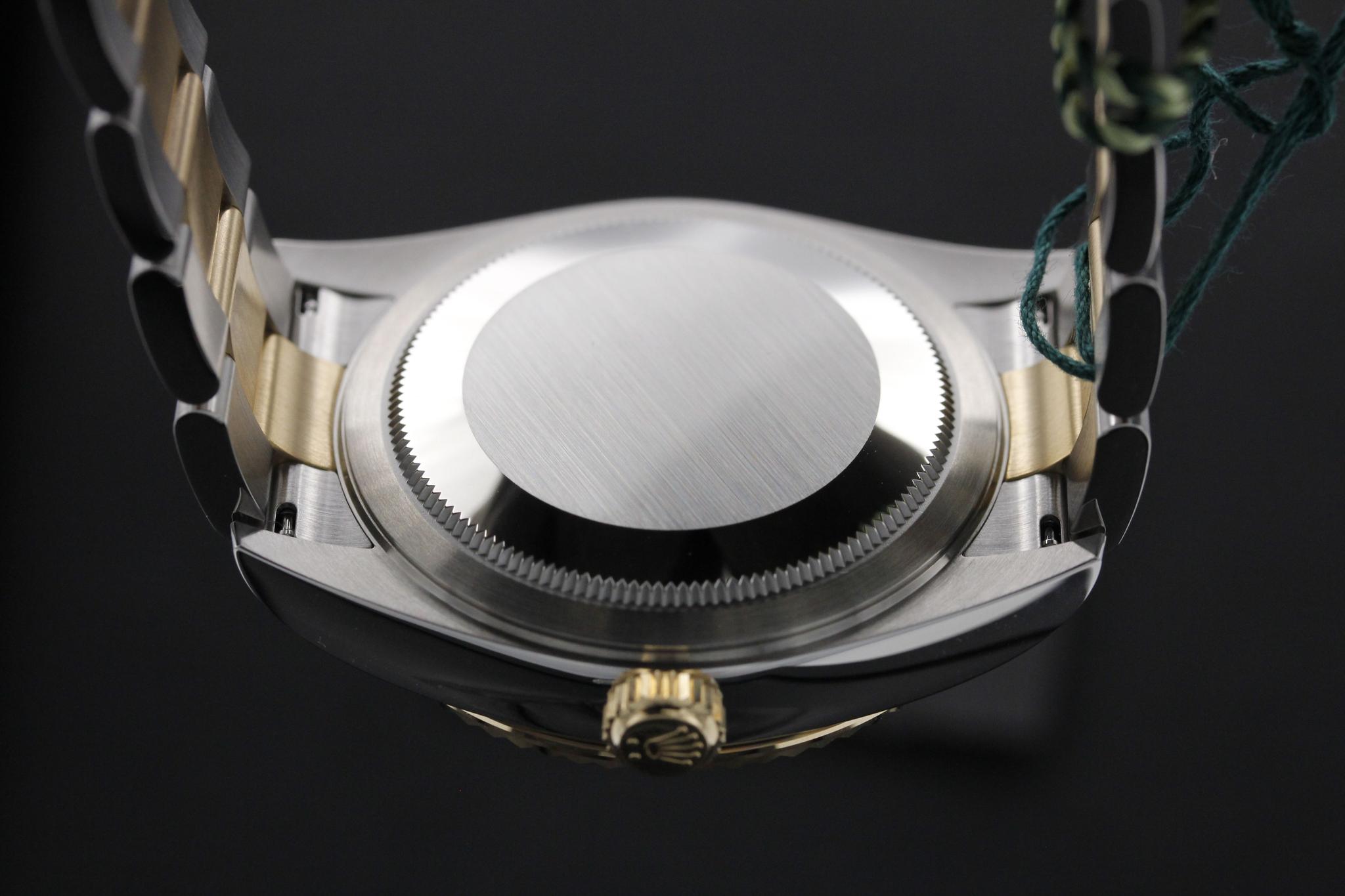 Watch Image 7